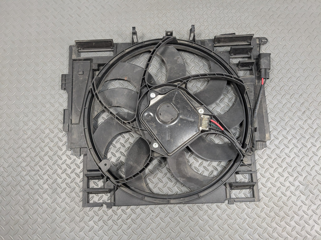 2014 - 2016 BMW 528I OEM ELECTRIC COOLING MOTOR FAN BLADE WITH SHROUD