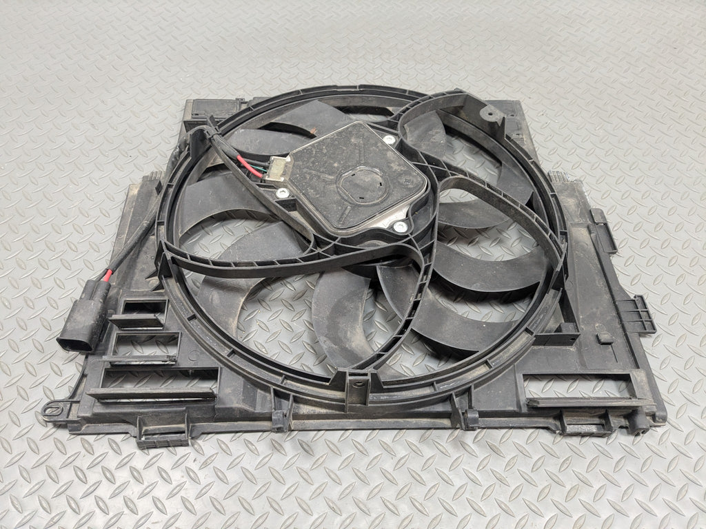 2014 - 2016 BMW 528I OEM ELECTRIC COOLING MOTOR FAN BLADE WITH SHROUD