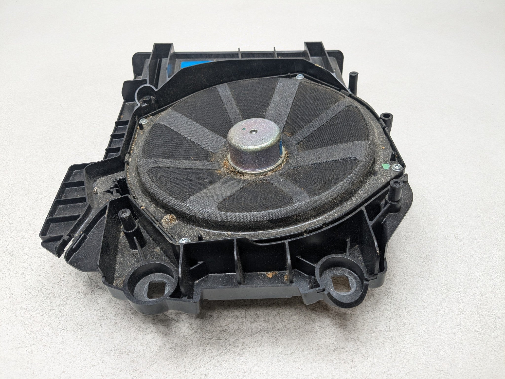 2014 - 2016 BMW 528I OEM CENTRAL BASS SUBWOOFER SPEAKER LEFT DRIVER SIDE