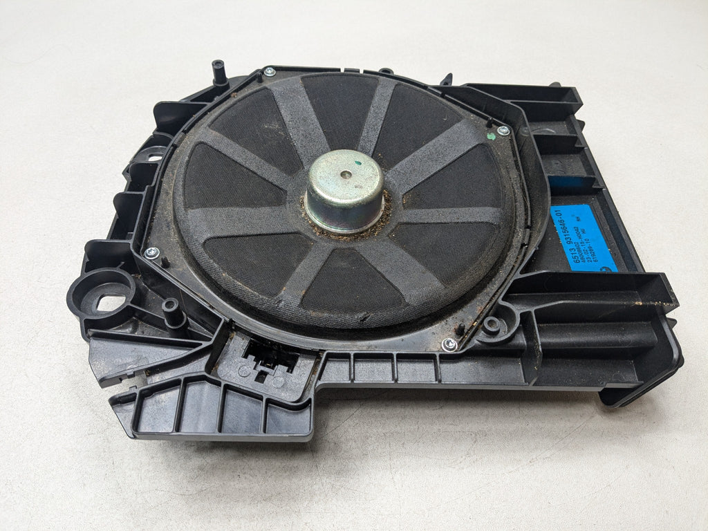 2014 - 2016 BMW 528I OEM CENTRAL BASS SUBWOOFER SPEAKER RIGHT PASSENGER SIDE