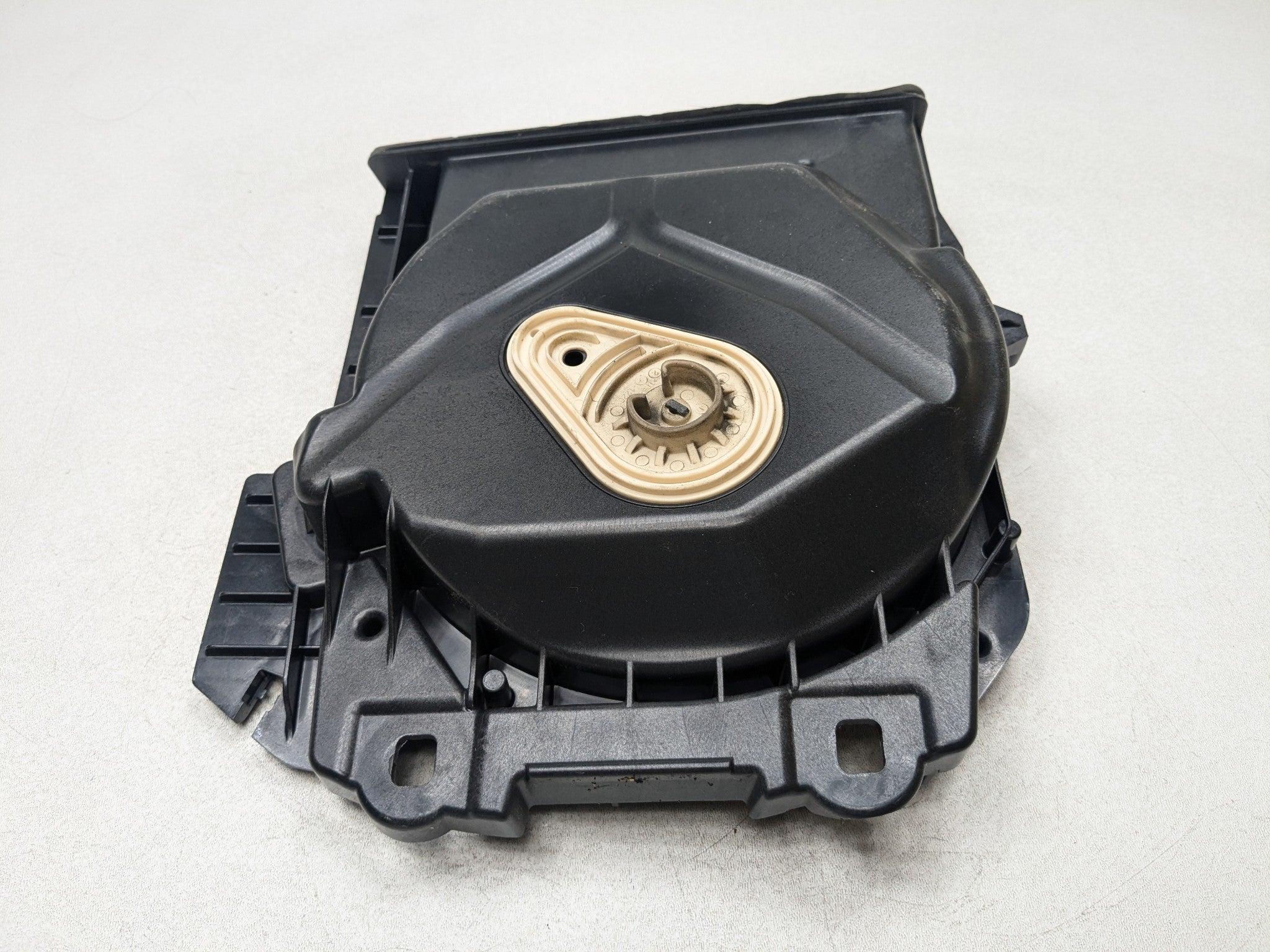 2014 - 2016 BMW 528I OEM CENTRAL BASS SUBWOOFER SPEAKER RIGHT PASSENGER SIDE
