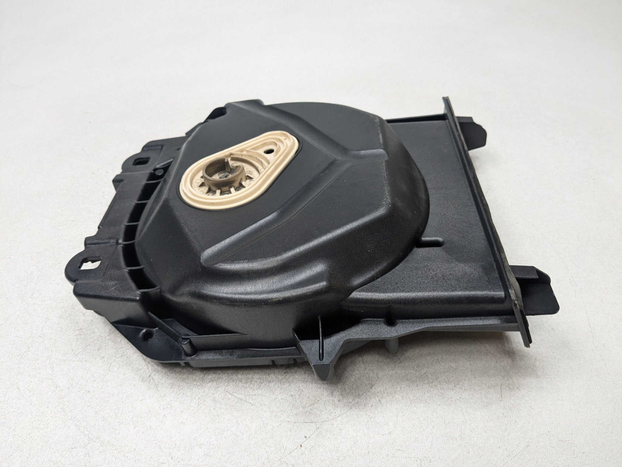 2014 - 2016 BMW 528I OEM CENTRAL BASS SUBWOOFER SPEAKER RIGHT PASSENGER SIDE