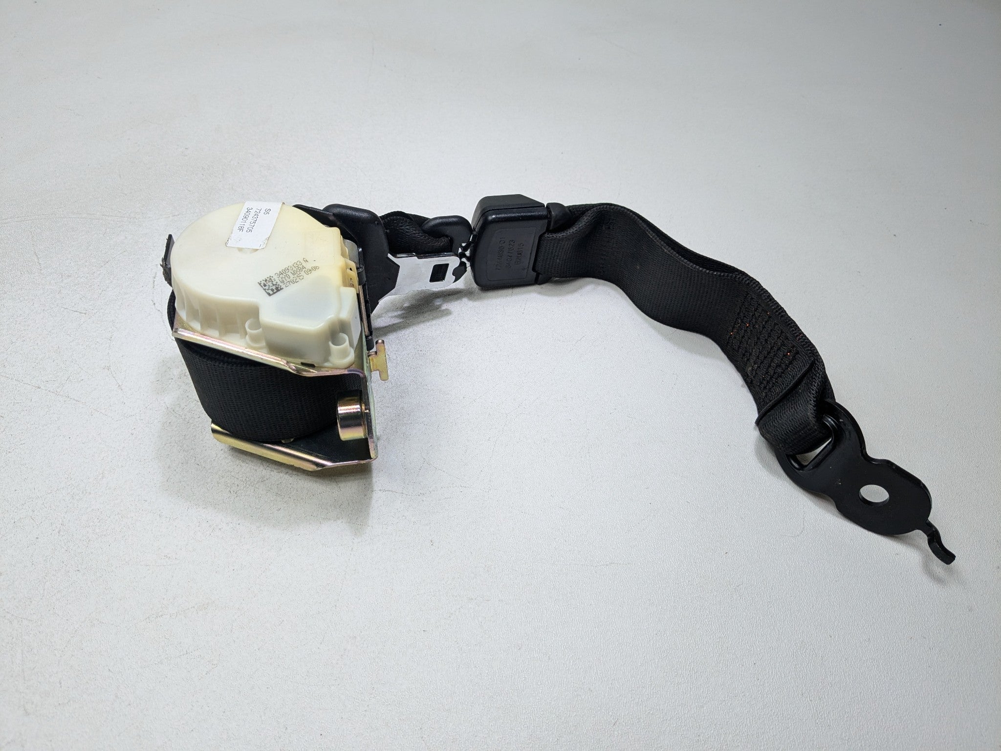 2014 - 2016 BMW 528I OEM SAFETY SEAT BELT RETRACTOR BLACK REAR CENTER SECOND ROW