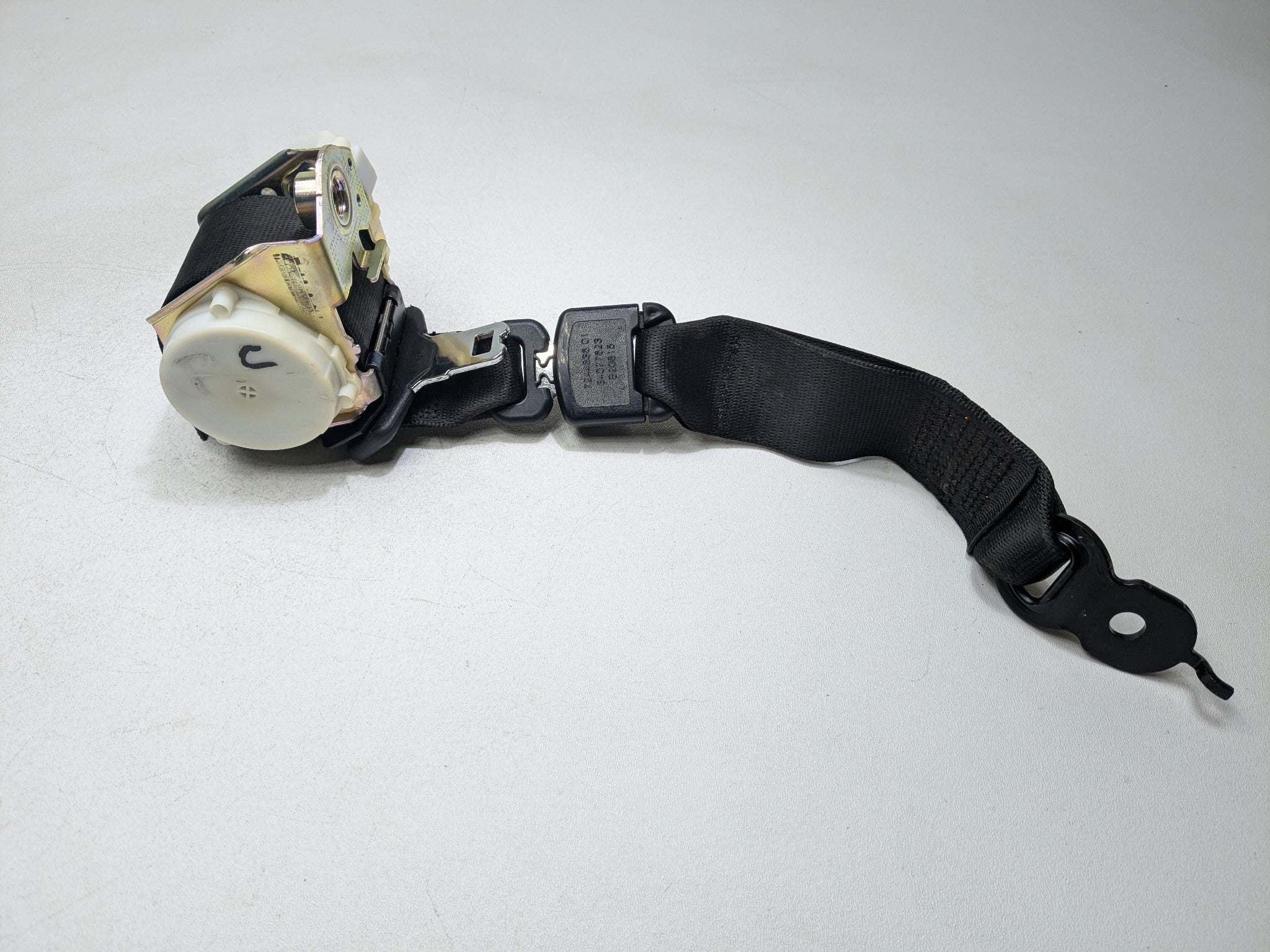 2014 - 2016 BMW 528I OEM SAFETY SEAT BELT RETRACTOR BLACK REAR CENTER SECOND ROW