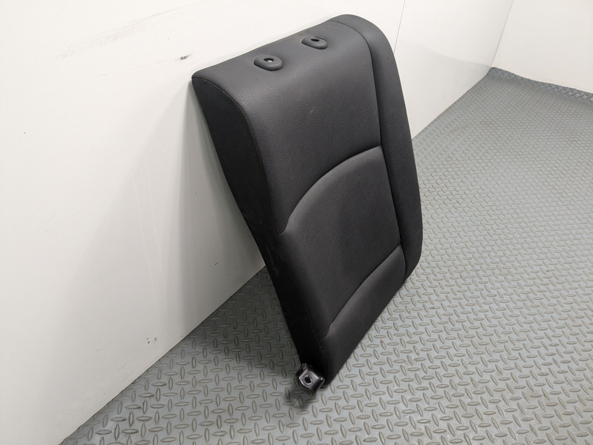 2014 - 2016 BMW 528I OEM UPPER SEAT CUSHION BACKREST REAR RIGHT PASSENGER SIDE