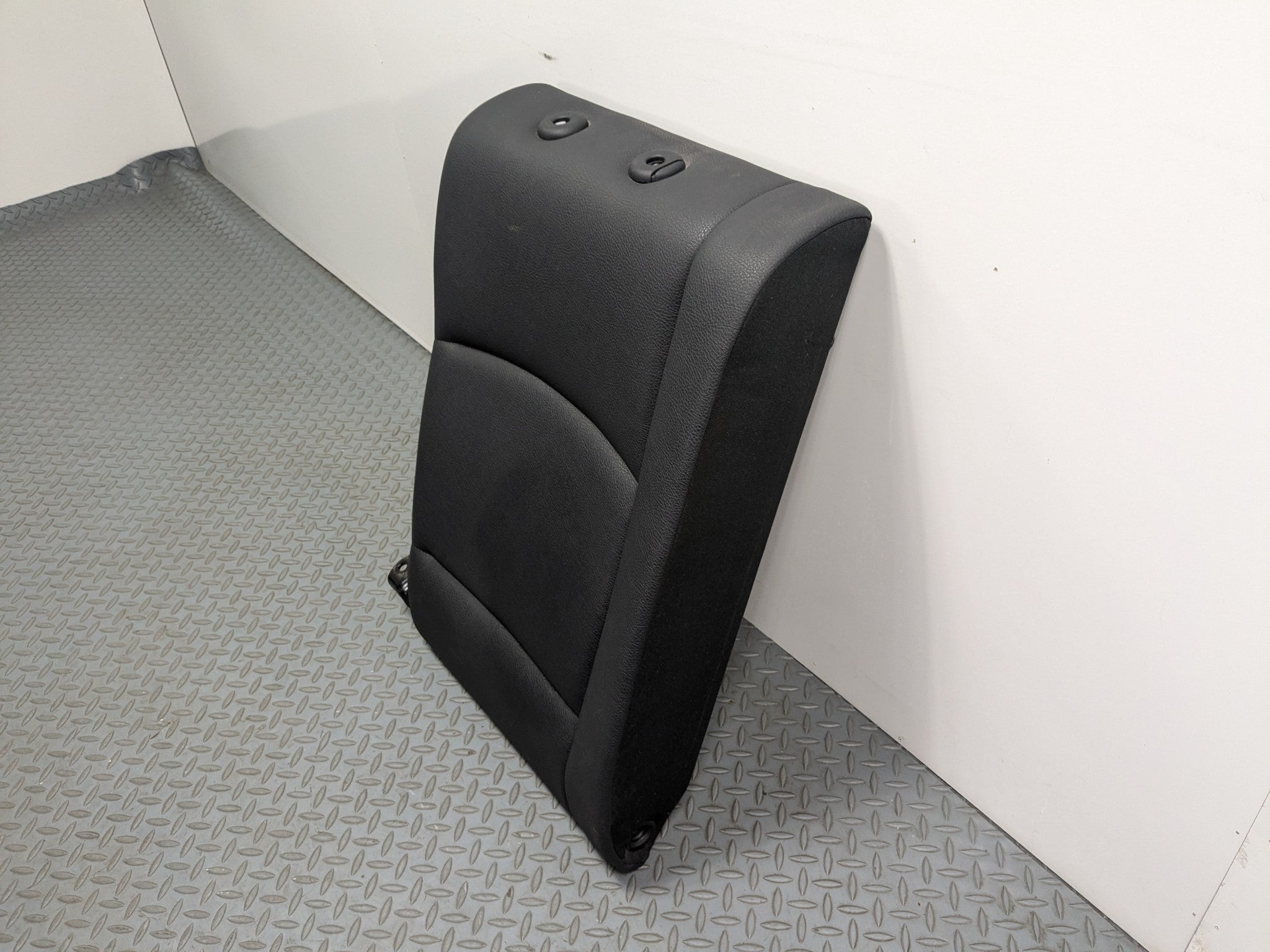 2014 - 2016 BMW 528I OEM UPPER SEAT CUSHION BACKREST REAR RIGHT PASSENGER SIDE