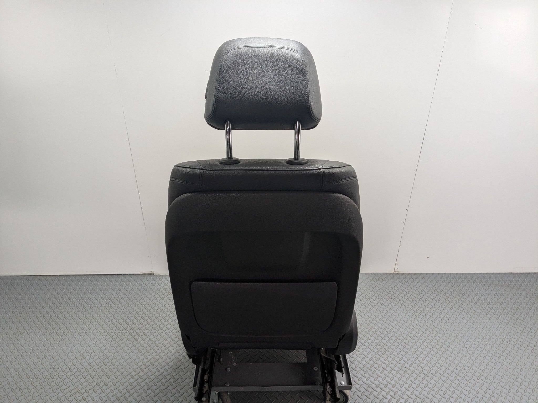 2014 - 2016 BMW 528I OEM SEAT BLACK LEATHER WITH BUCKLE FRONT LEFT DRIVER SIDE