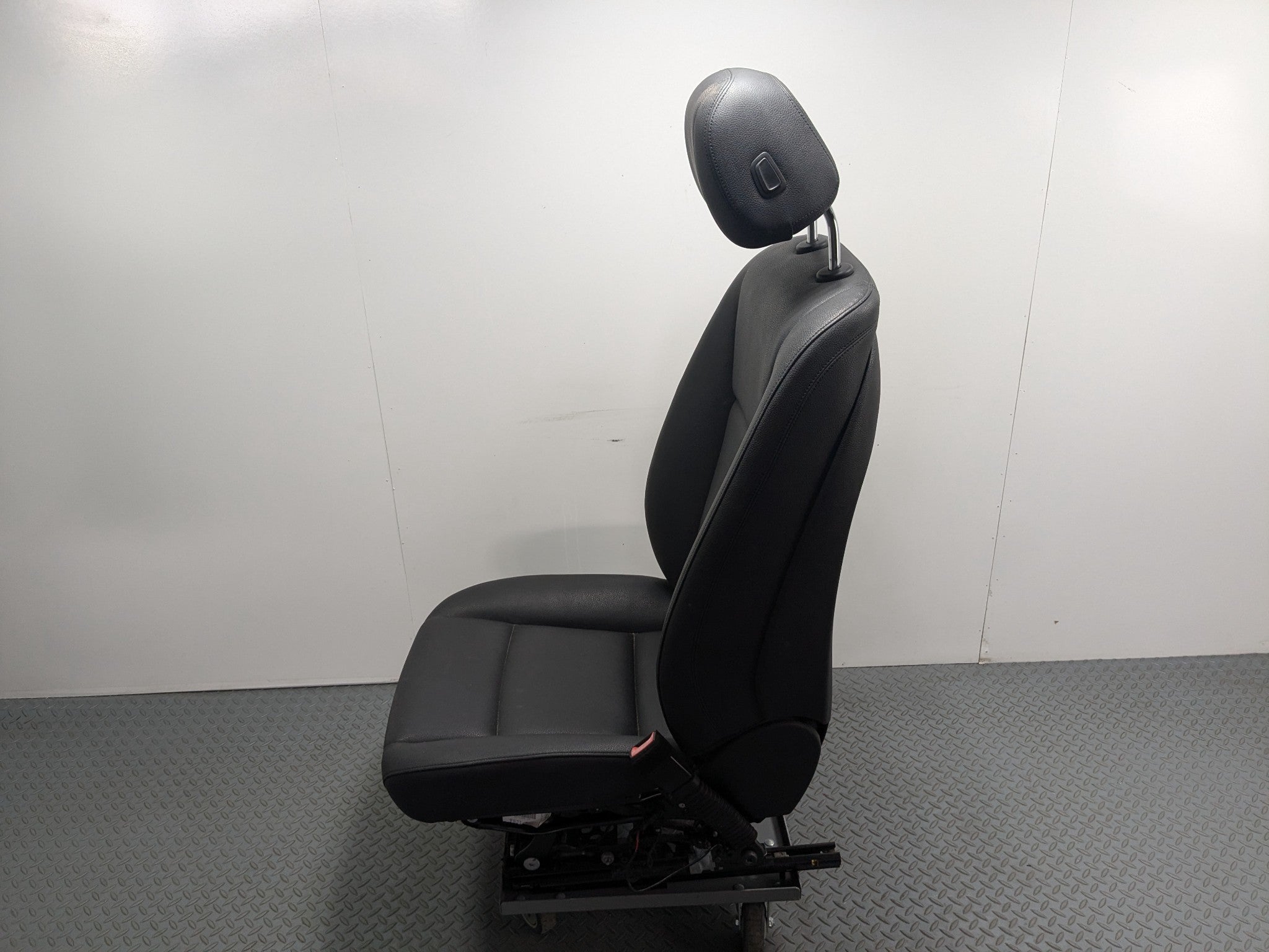 2014 - 2016 BMW 528I OEM SEAT BLACK LEATHER WITH BUCKLE FRONT LEFT DRIVER SIDE