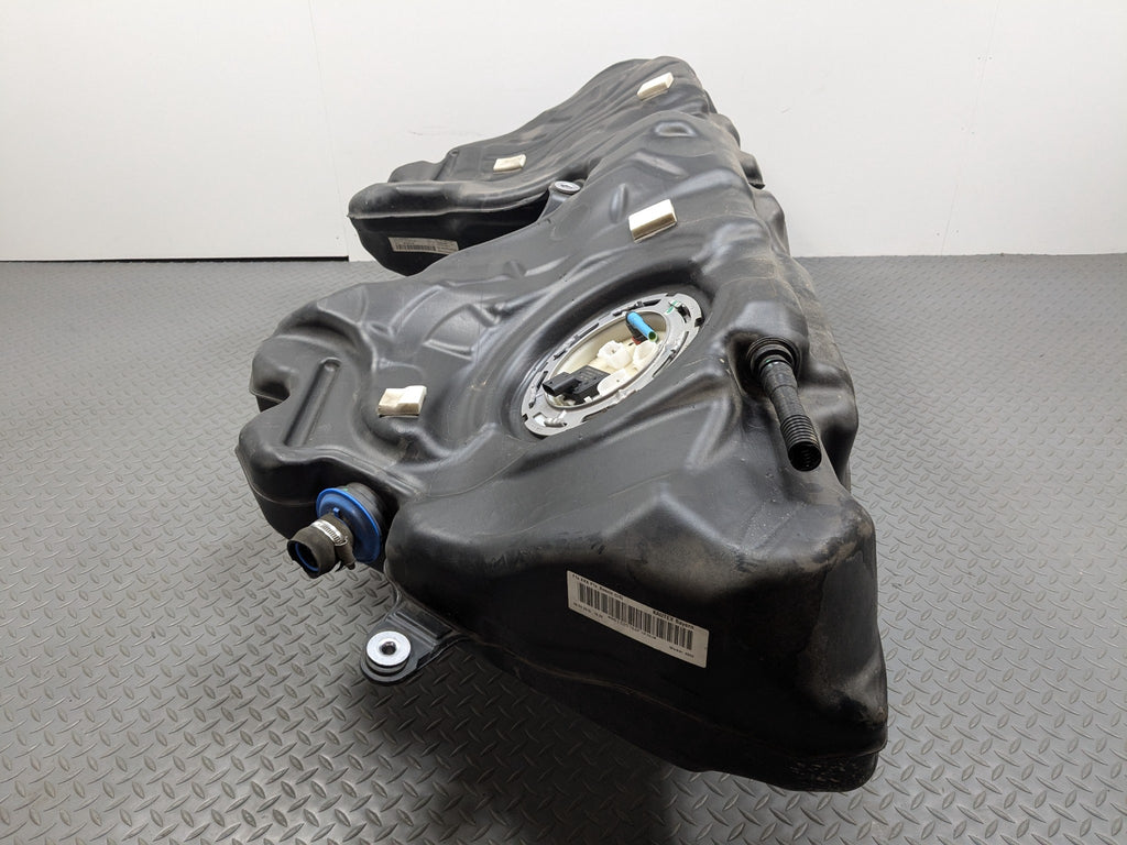 2014 - 2016 BMW 528I OEM GASOLINE GAS FUEL TANK RESERVOIR ASSEMBLY