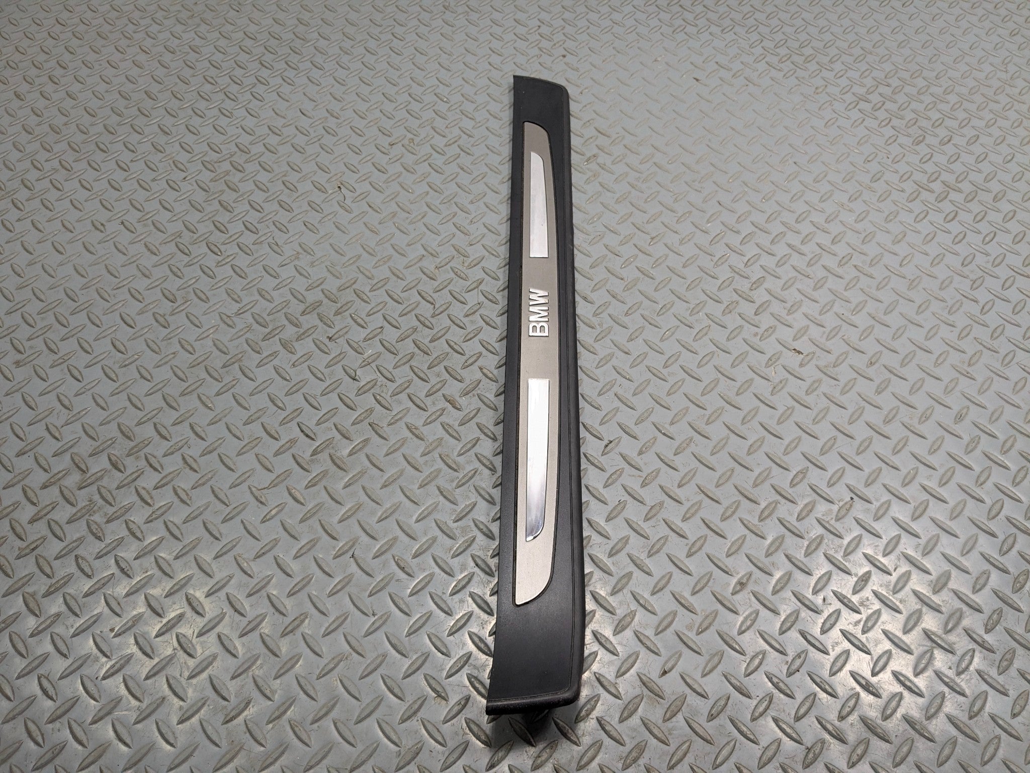 06 - 08 BMW 750I OEM DOOR SCUFF SILL STEP PLATE COVER FRONT RIGHT PASSENGER SIDE