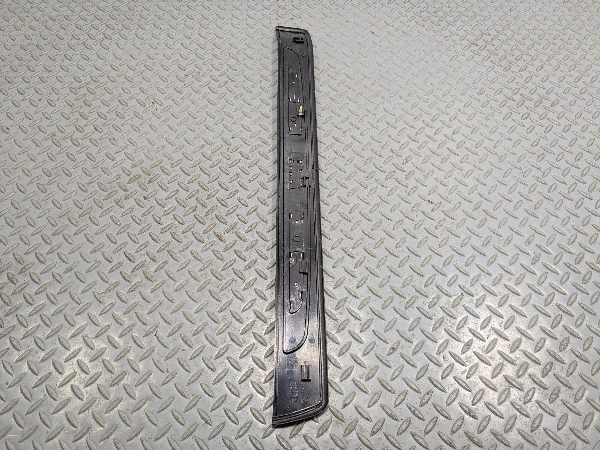 06 - 08 BMW 750I OEM DOOR SCUFF SILL STEP PLATE COVER FRONT RIGHT PASSENGER SIDE