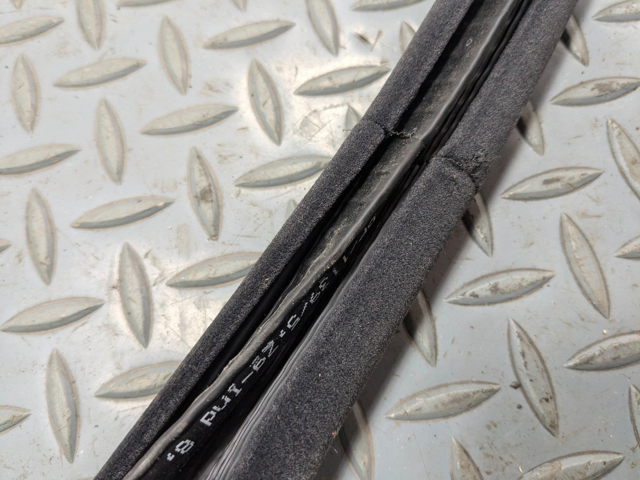 06 - 08 BMW 750I OEM DOOR SEAL WEATHER STRIPPING RUBBER REAR LEFT DRIVER SIDE