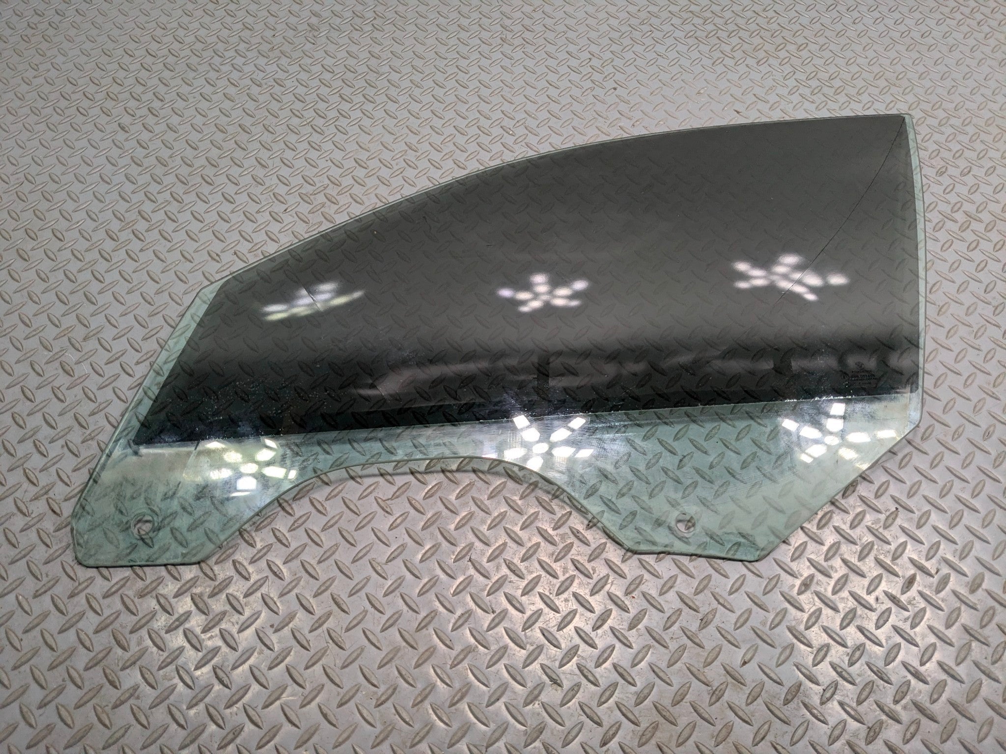 06 - 08 BMW 750I OEM DOOR WINDOW GLASS FRONT LEFT DRIVER SIDE WITH TINTED GLASS