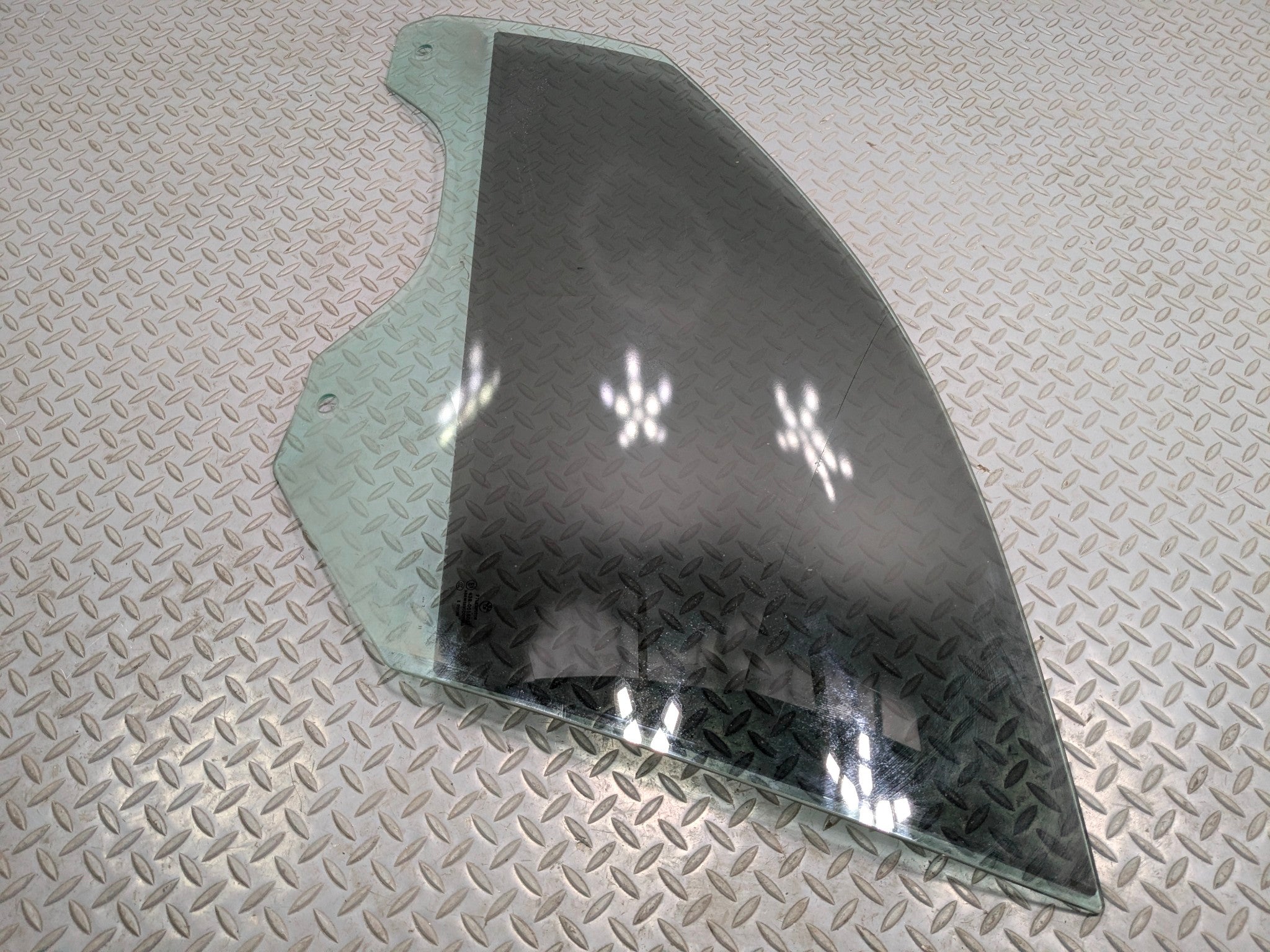 06 - 08 BMW 750I OEM DOOR WINDOW GLASS FRONT LEFT DRIVER SIDE WITH TINTED GLASS