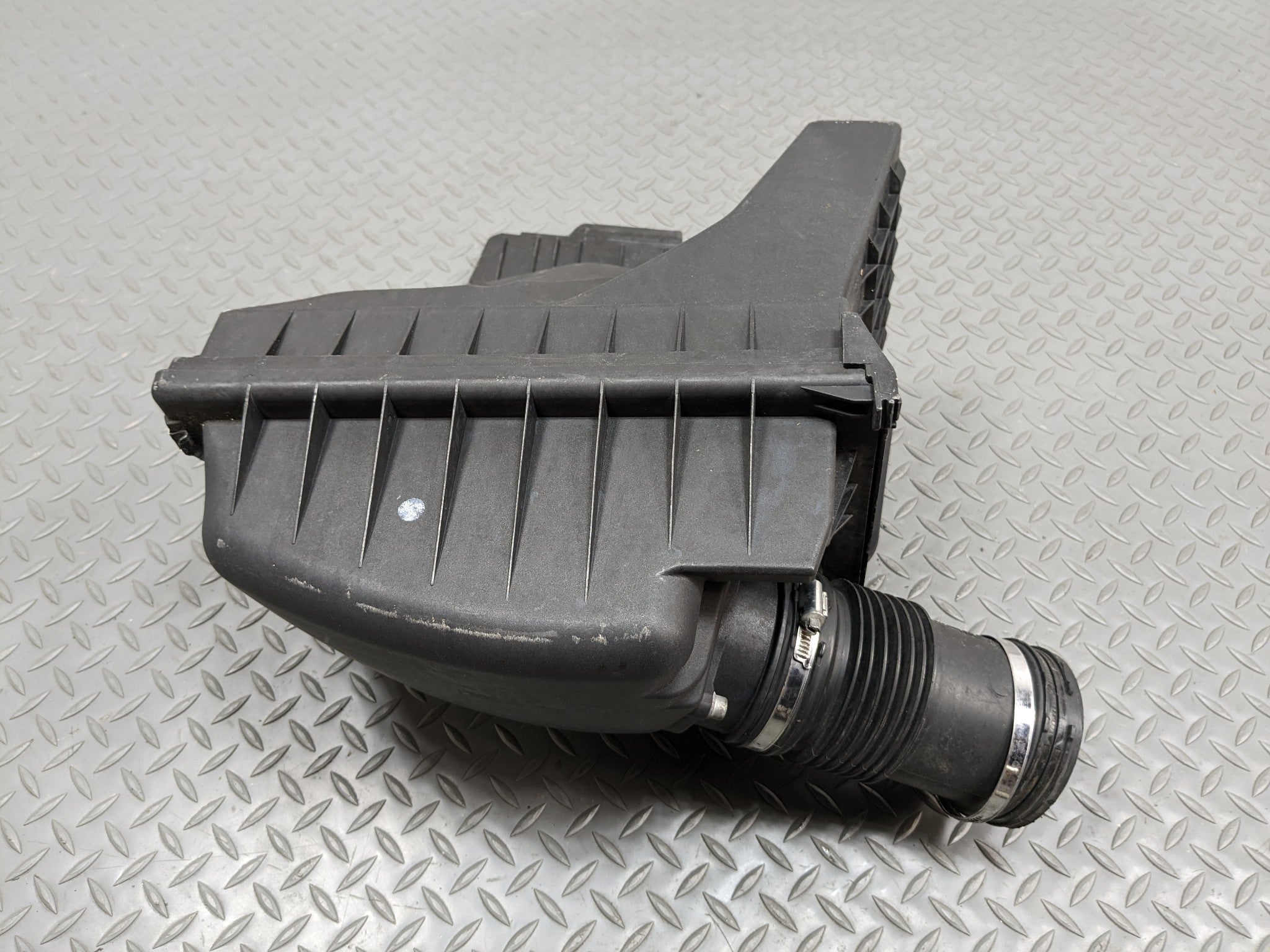 06 - 08 BMW 750I OEM AIR CLEANER INTAKE FILTER HOUSING BOX RIGHT PASSENGER SIDE