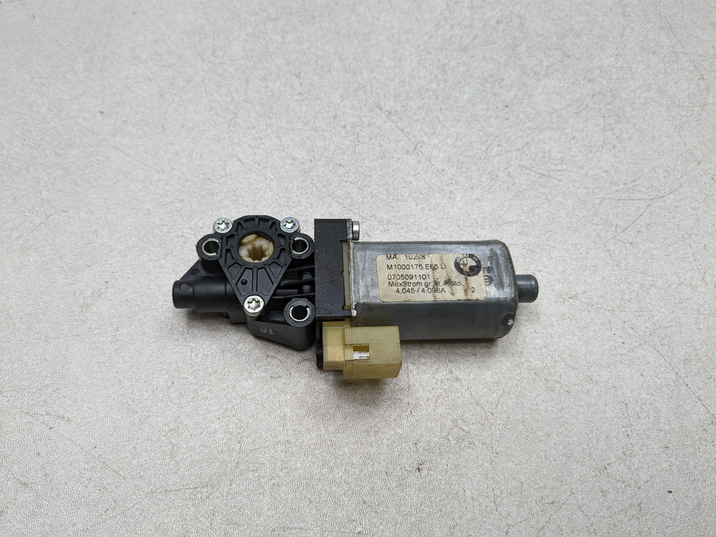 06 - 08 BMW 750I OEM POWER WINDOW BLADE SUN SHADE MOTOR REAR LEFT DRIVER SIDE