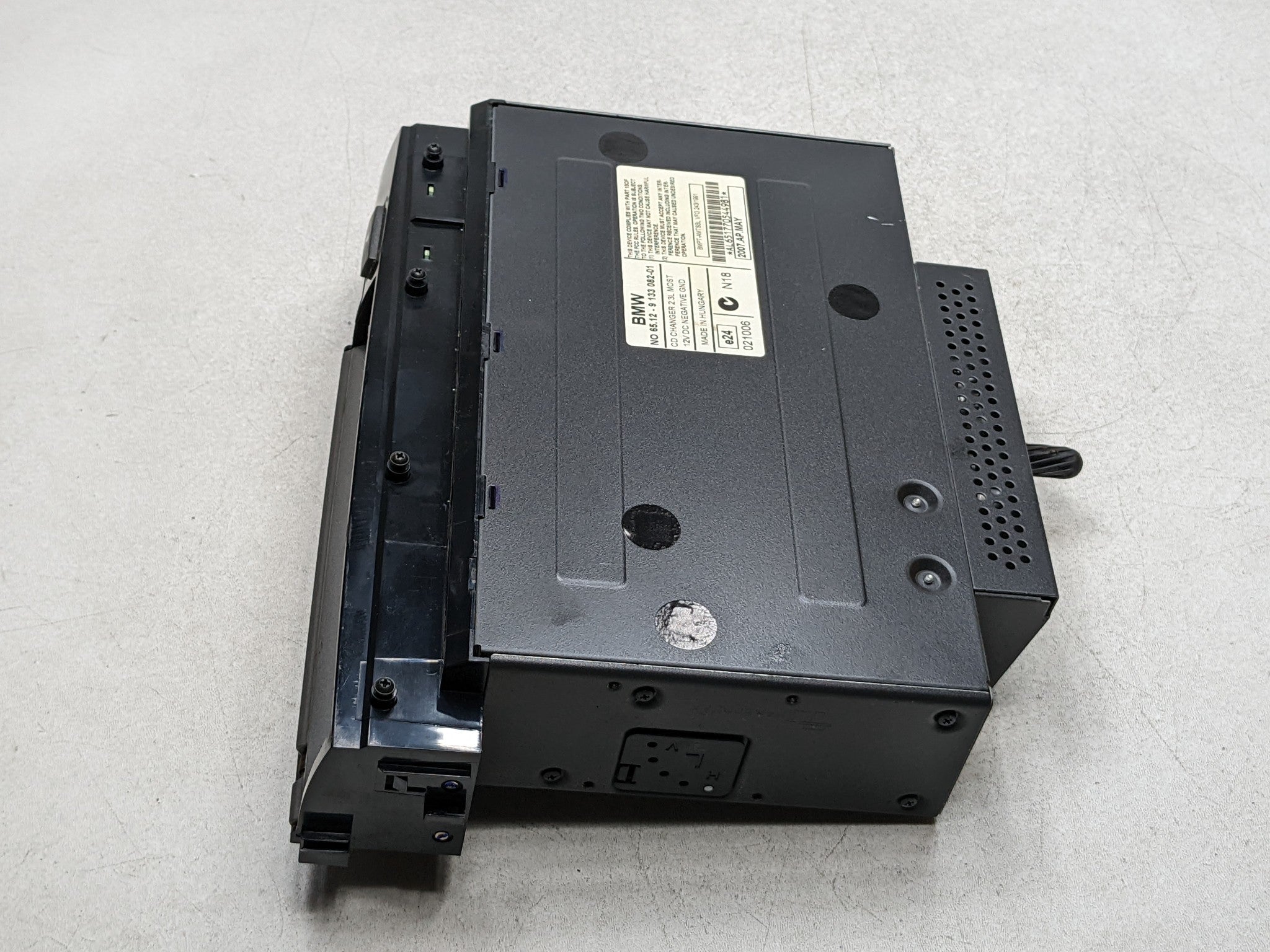 2006 - 2008 BMW 750I OEM SIX DISC CD CHANGER WITH MAGAZINE RADIO AUDIO EQUIPMENT