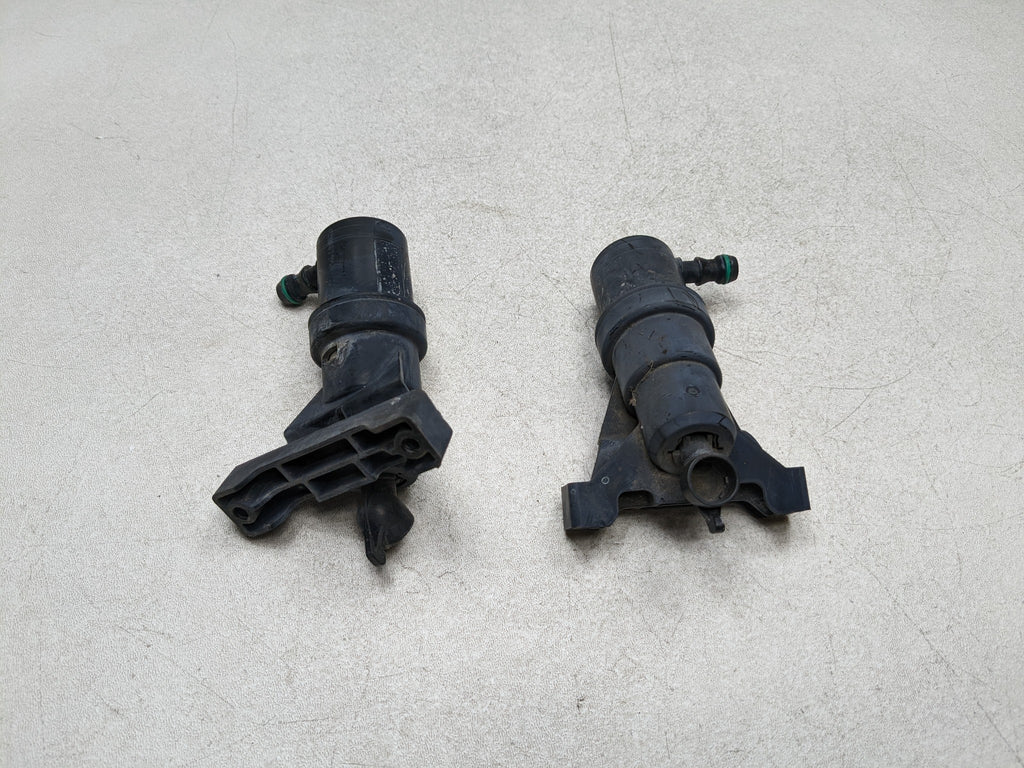 06 - 08 BMW 750I OEM HEADLIGHT WASHER SPRAY JET NOZZLE SET FRONT LEFT AND RIGHT