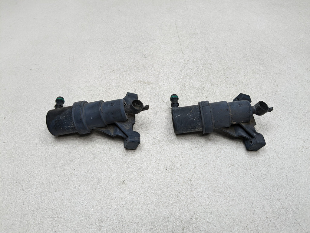 06 - 08 BMW 750I OEM HEADLIGHT WASHER SPRAY JET NOZZLE SET FRONT LEFT AND RIGHT