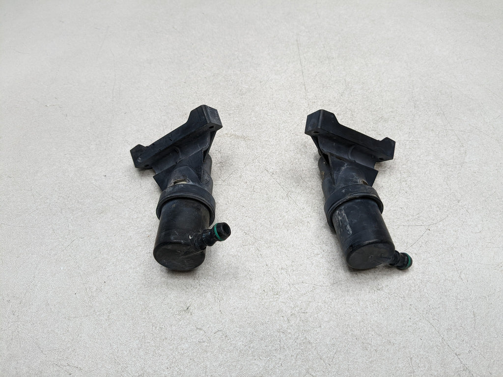 06 - 08 BMW 750I OEM HEADLIGHT WASHER SPRAY JET NOZZLE SET FRONT LEFT AND RIGHT