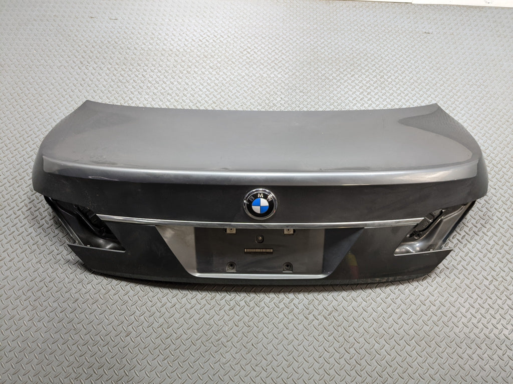 06 - 08 BMW 750I OEM REAR TRUNK DECK LID SHELL COVER PANEL WITH EMBLEM ASSEMBLY