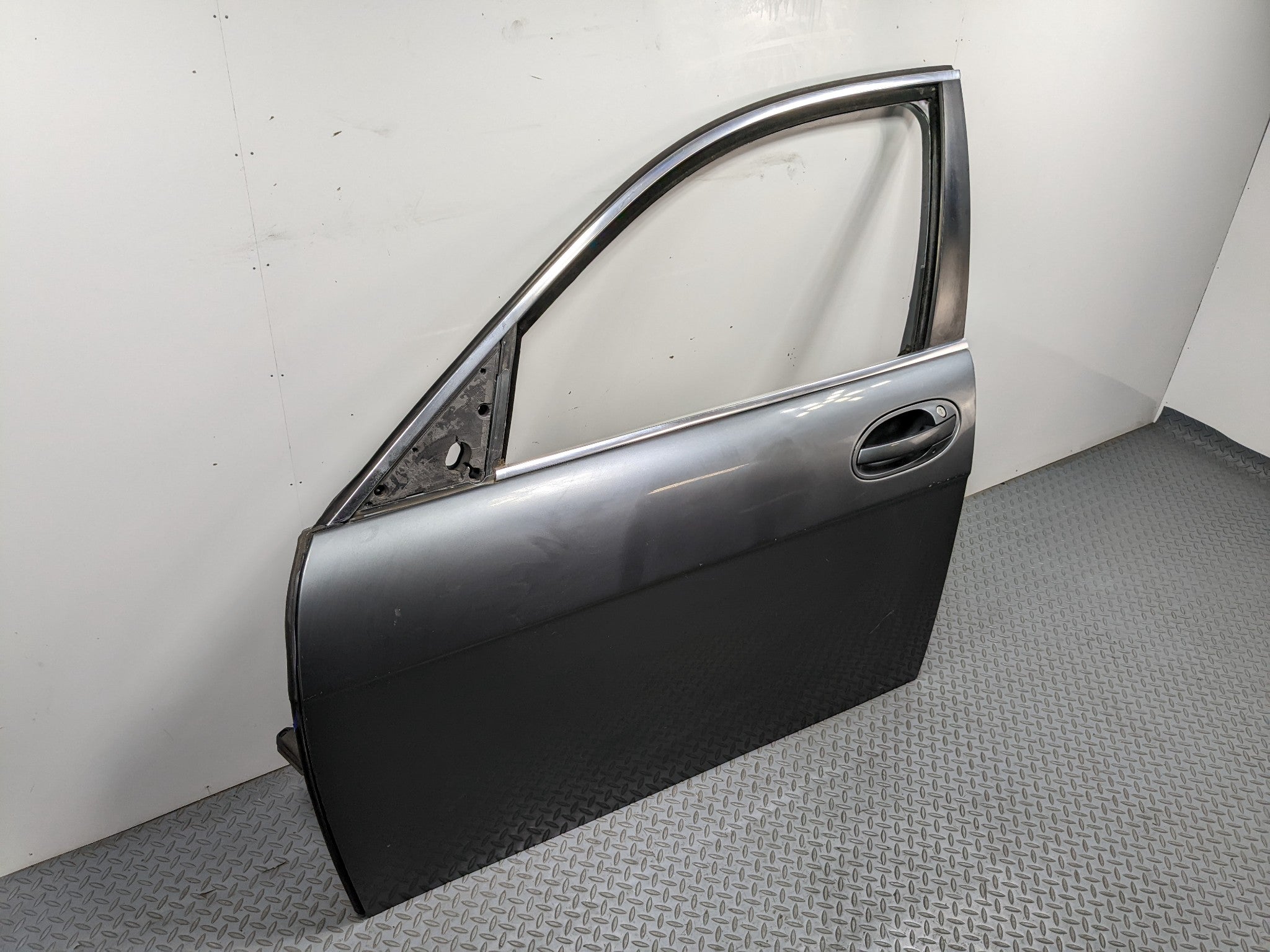 06 - 08 BMW 750I OEM DOOR SHELL PANEL WITH EXTERIOR DOOR HANDLE FRONT LEFT SIDE