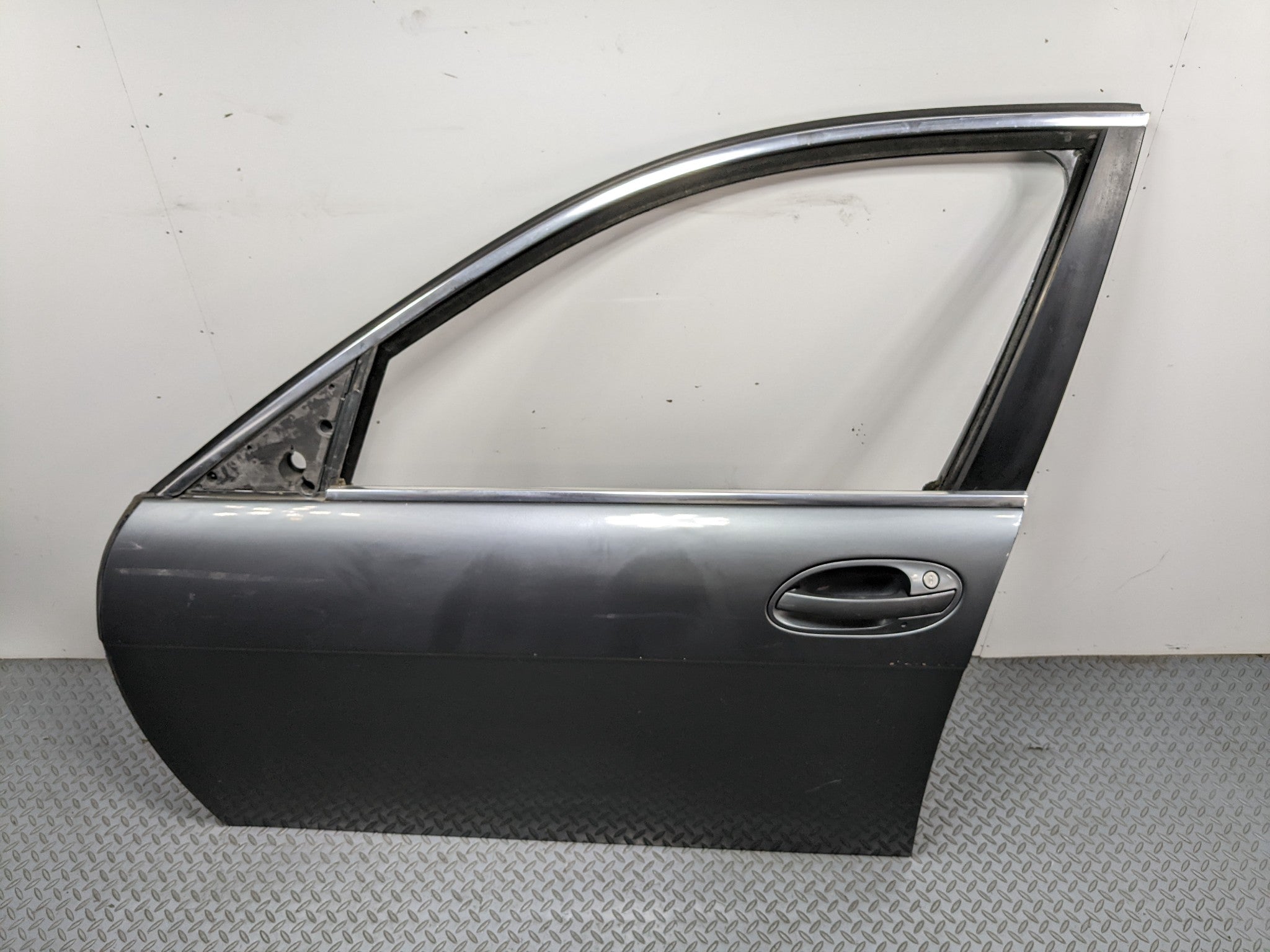 06 - 08 BMW 750I OEM DOOR SHELL PANEL WITH EXTERIOR DOOR HANDLE FRONT LEFT SIDE