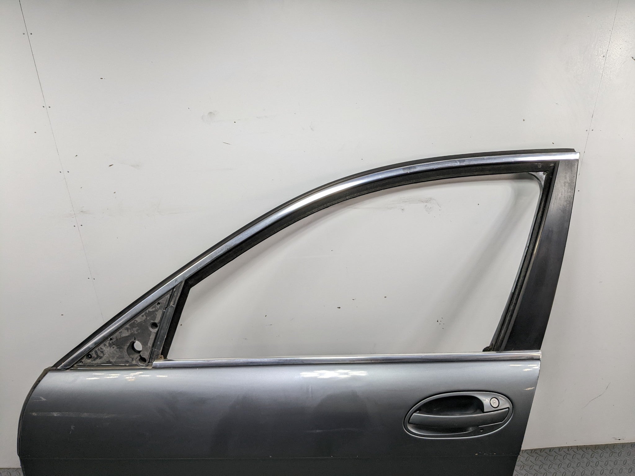 06 - 08 BMW 750I OEM DOOR SHELL PANEL WITH EXTERIOR DOOR HANDLE FRONT LEFT SIDE