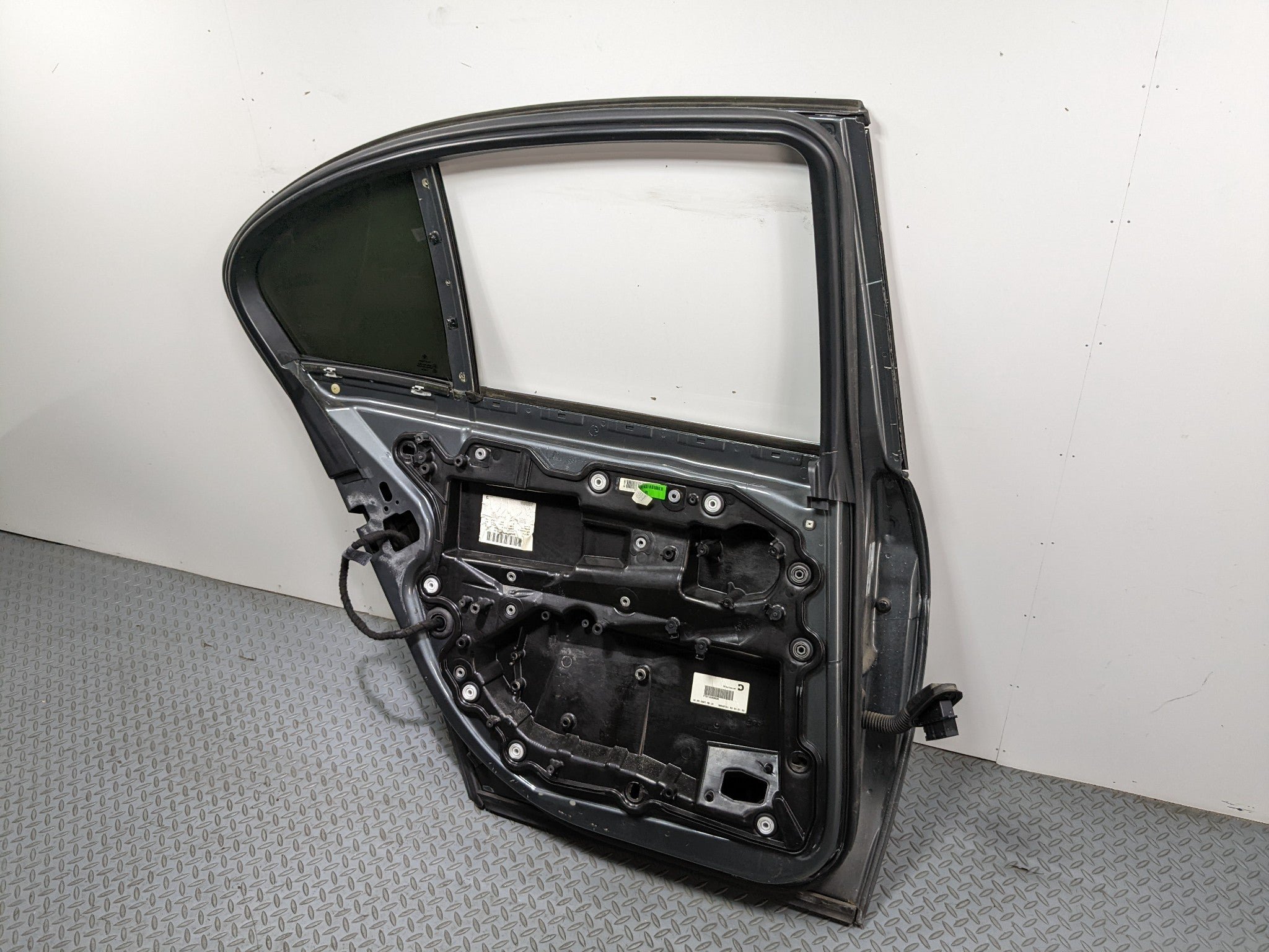 06 - 08 BMW 750I OEM DOOR SHELL PANEL WITH EXTERIOR DOOR HANDLE REAR LEFT SIDE