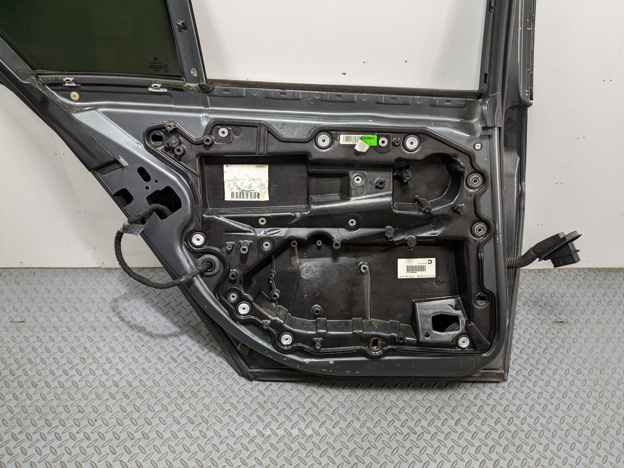 06 - 08 BMW 750I OEM DOOR SHELL PANEL WITH EXTERIOR DOOR HANDLE REAR LEFT SIDE