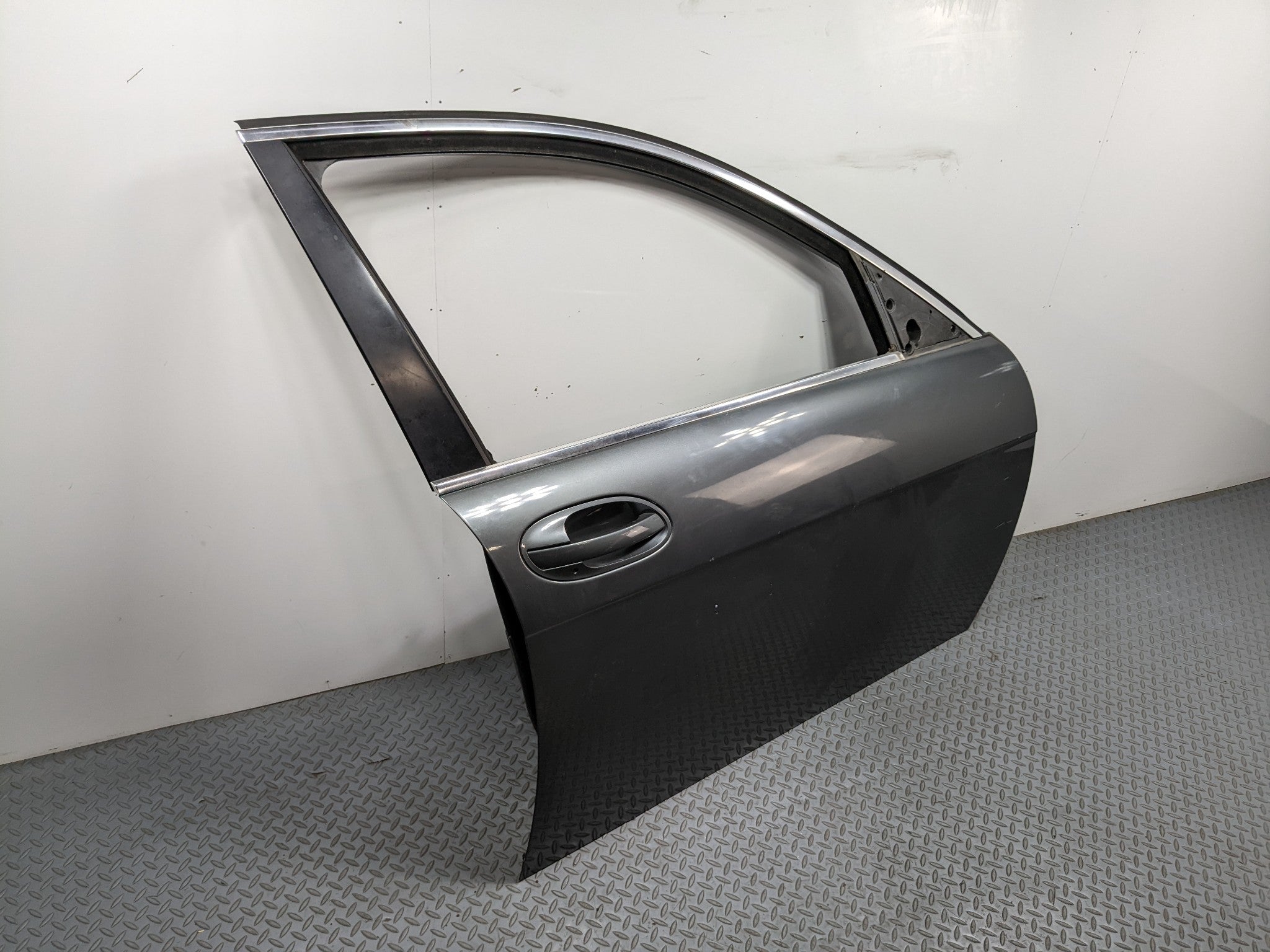 06 - 08 BMW 750I OEM DOOR SHELL PANEL WITH EXTERIOR DOOR HANDLE FRONT RIGHT SIDE