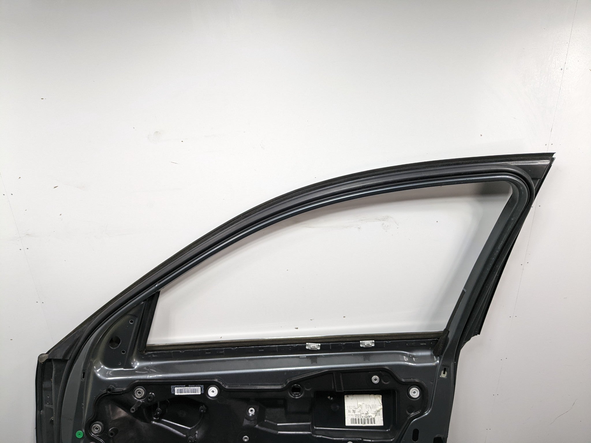 06 - 08 BMW 750I OEM DOOR SHELL PANEL WITH EXTERIOR DOOR HANDLE FRONT RIGHT SIDE