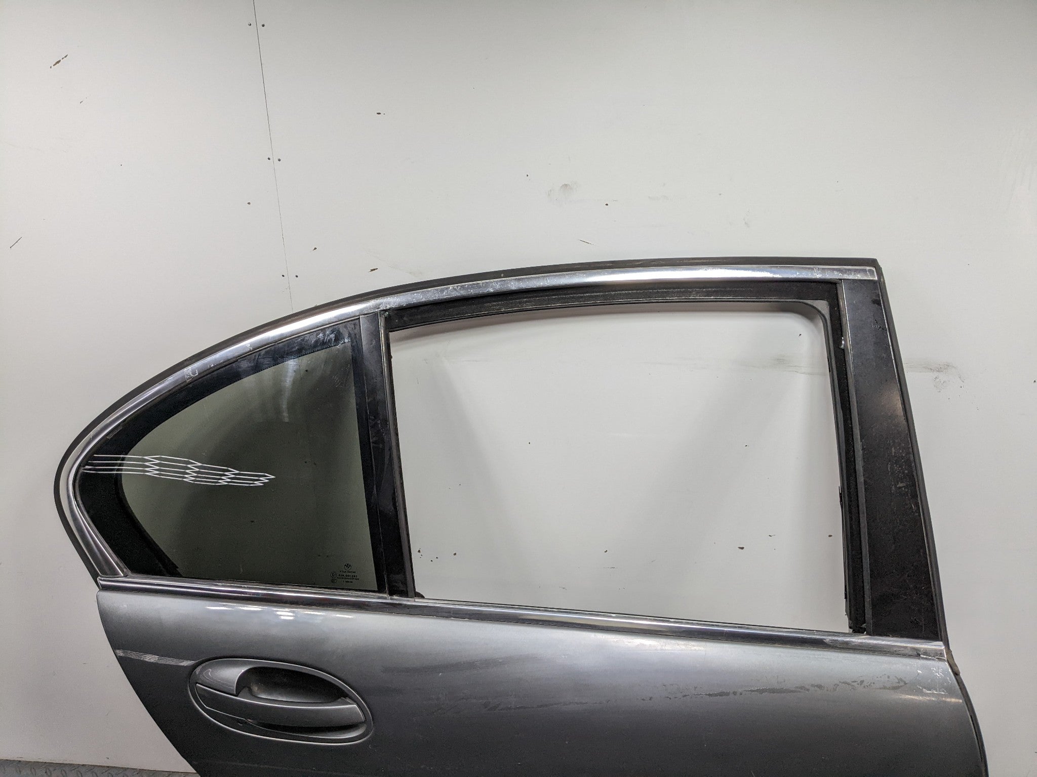 06 - 08 BMW 750I OEM DOOR SHELL PANEL WITH EXTERIOR DOOR HANDLE REAR RIGHT SIDE