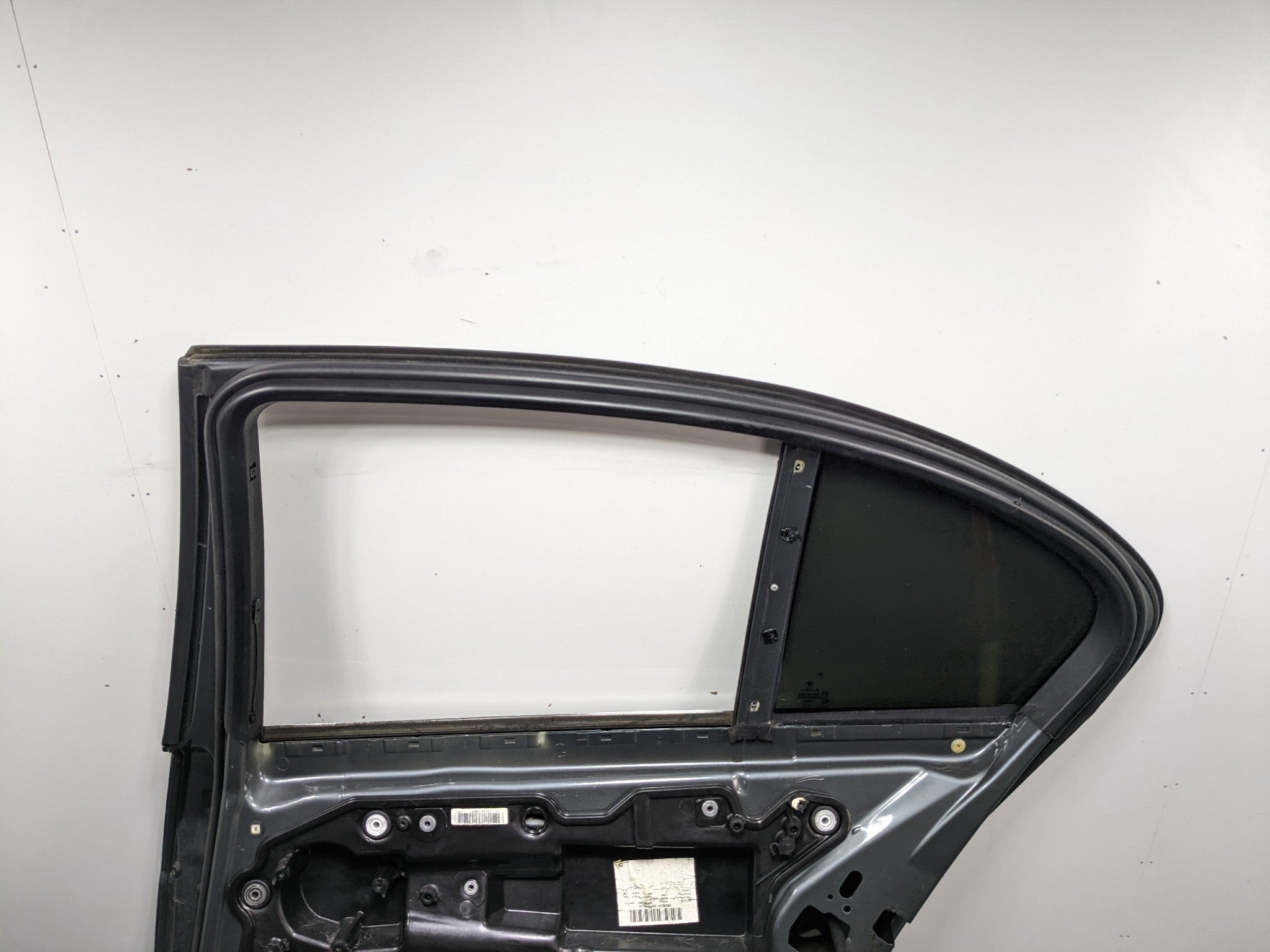 06 - 08 BMW 750I OEM DOOR SHELL PANEL WITH EXTERIOR DOOR HANDLE REAR RIGHT SIDE
