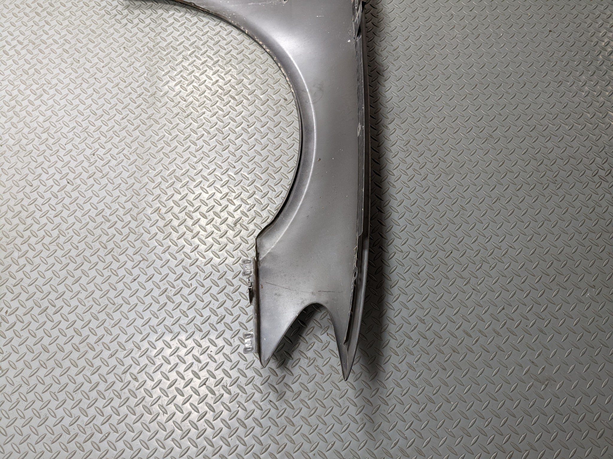 06 - 08 BMW 750I OEM FENDER COVER PANEL TITANIUM GREY METALLIC FRONT LEFT SIDE