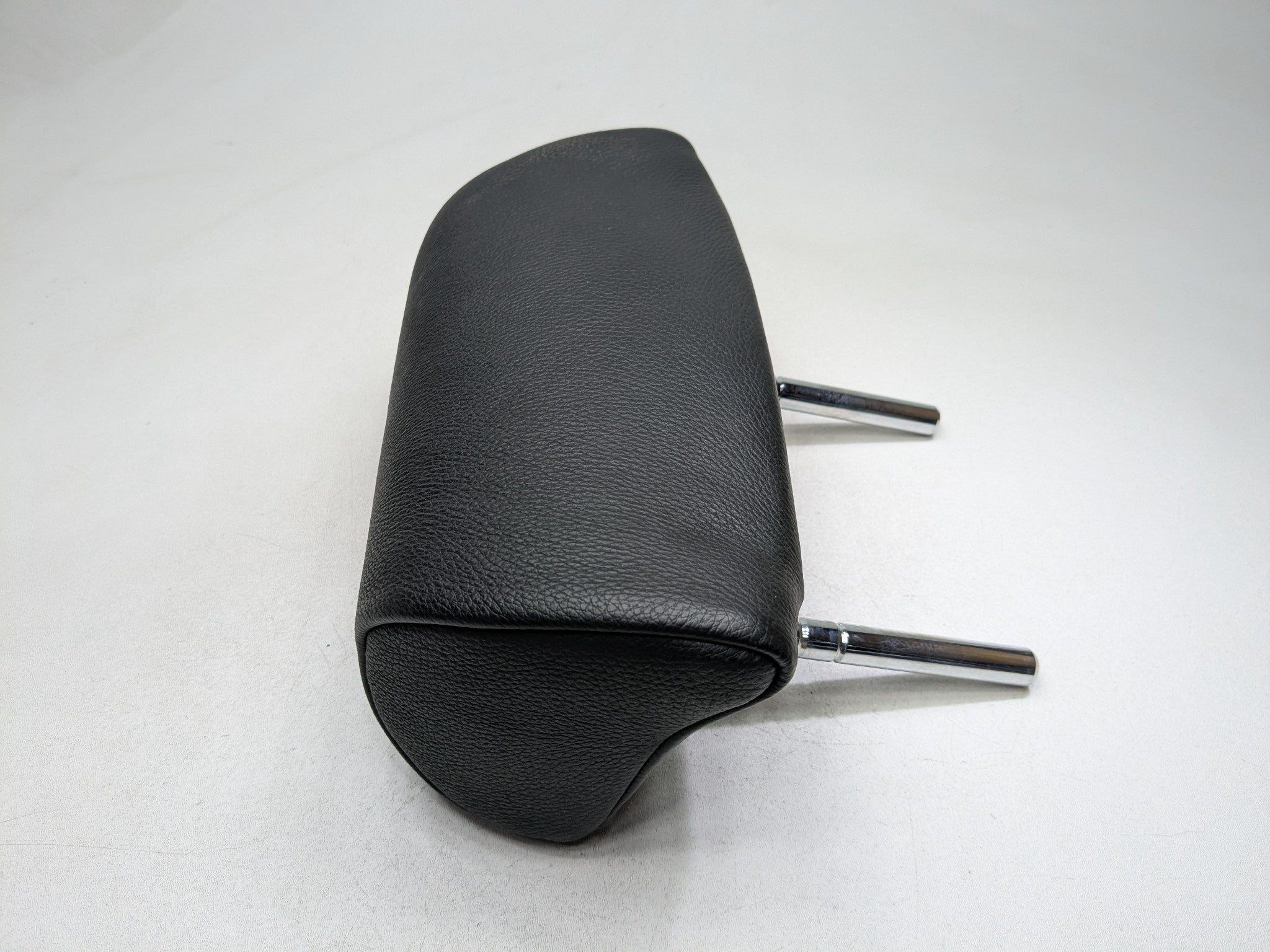 06 - 08 BMW 750I OEM HEADREST ASSEMBLY REAR RIGHT PASSENGER SIDE BLACK LEATHER