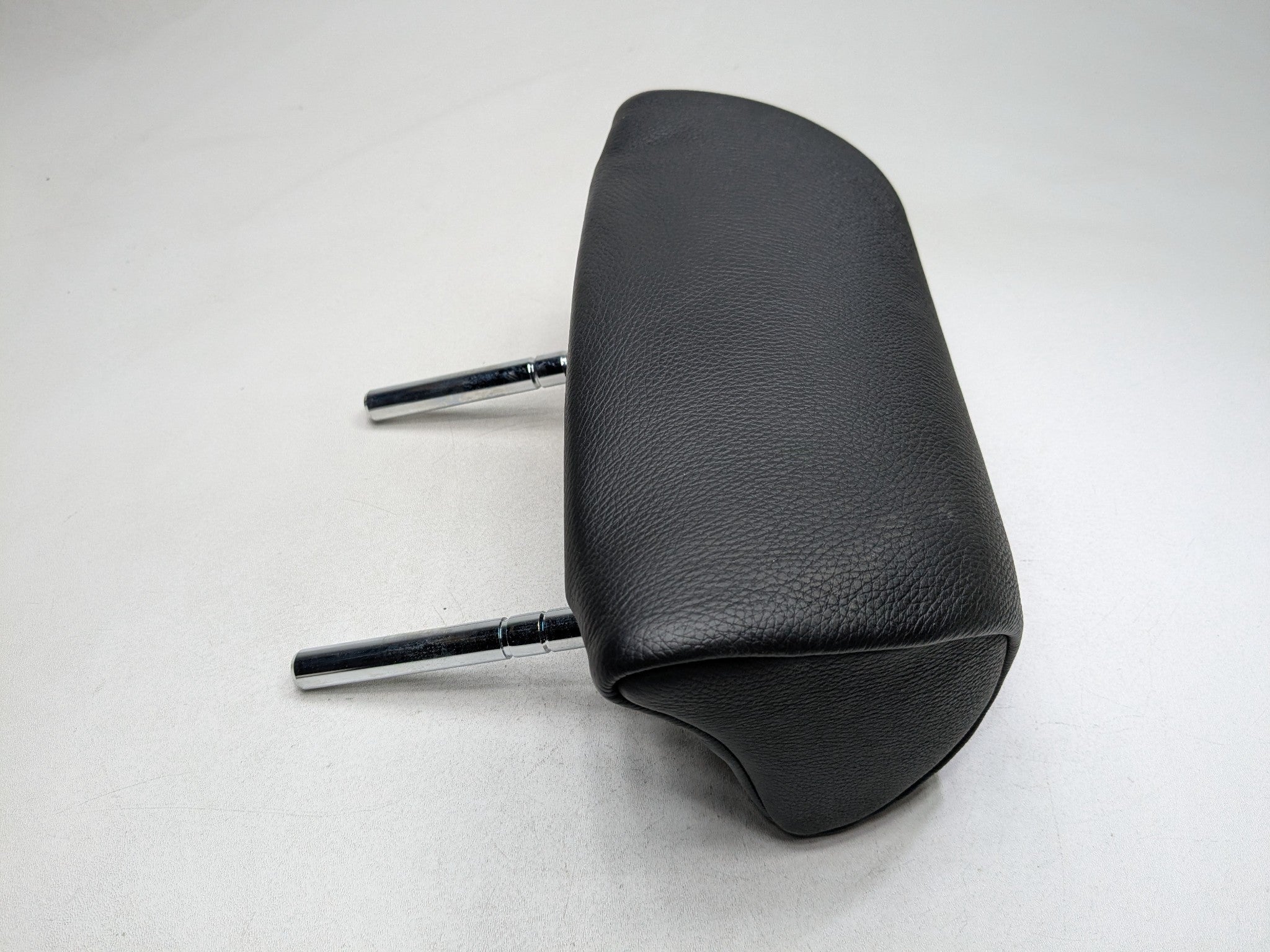 06 - 08 BMW 750I OEM HEADREST ASSEMBLY REAR RIGHT PASSENGER SIDE BLACK LEATHER