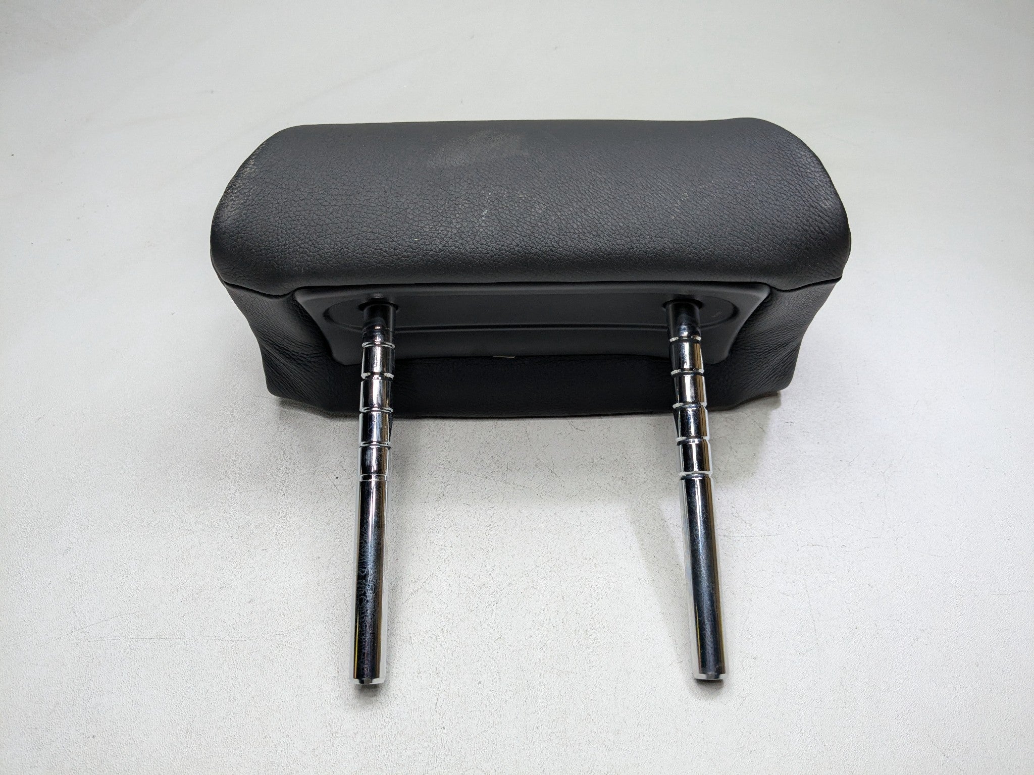 06 - 08 BMW 750I OEM HEADREST ASSEMBLY REAR RIGHT PASSENGER SIDE BLACK LEATHER