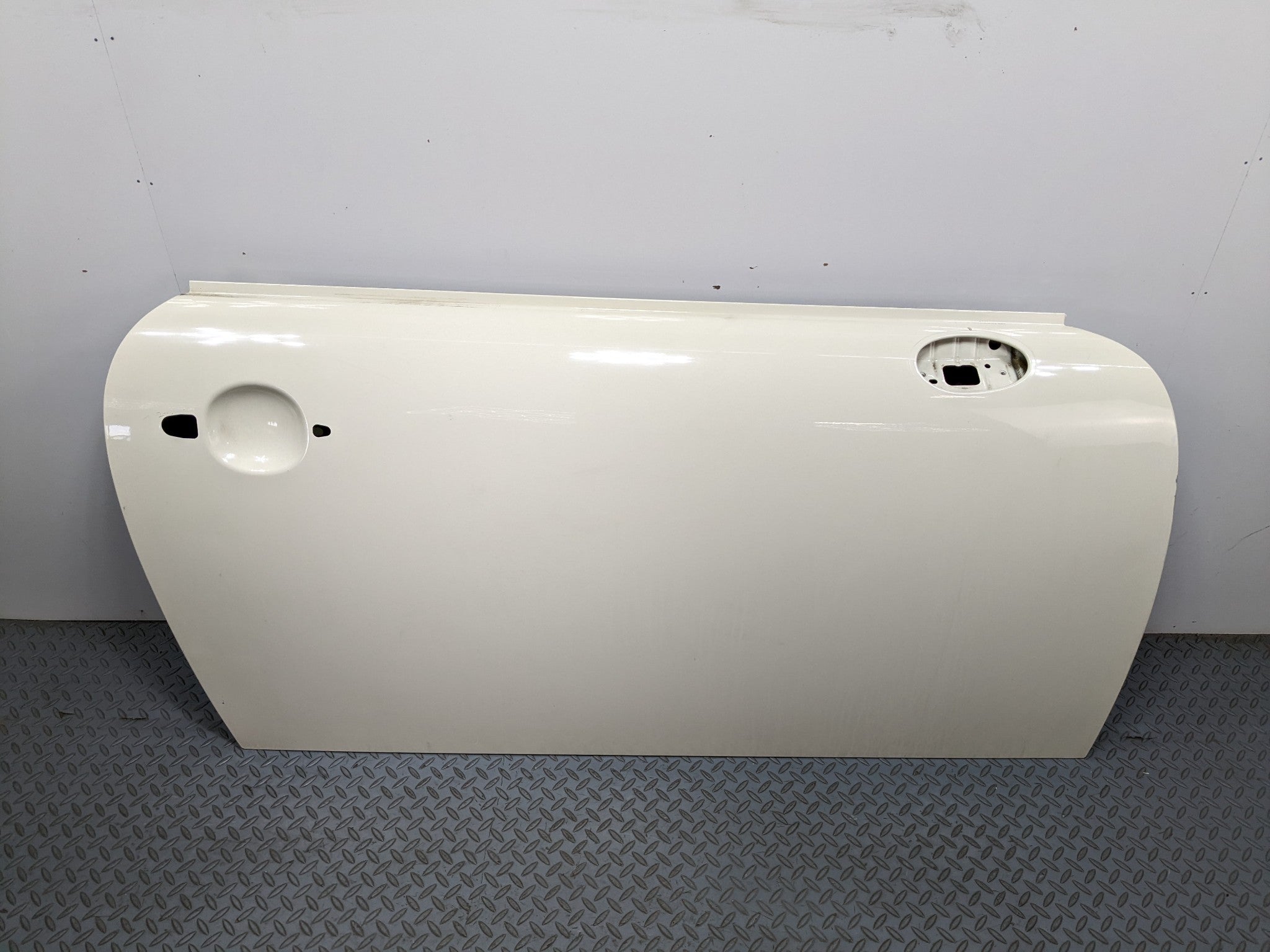 11 - 14 MINI COOPER CLUBMAN OEM DOOR SHELL PANEL PEPPER WHITE FRONT RIGHT SIDE