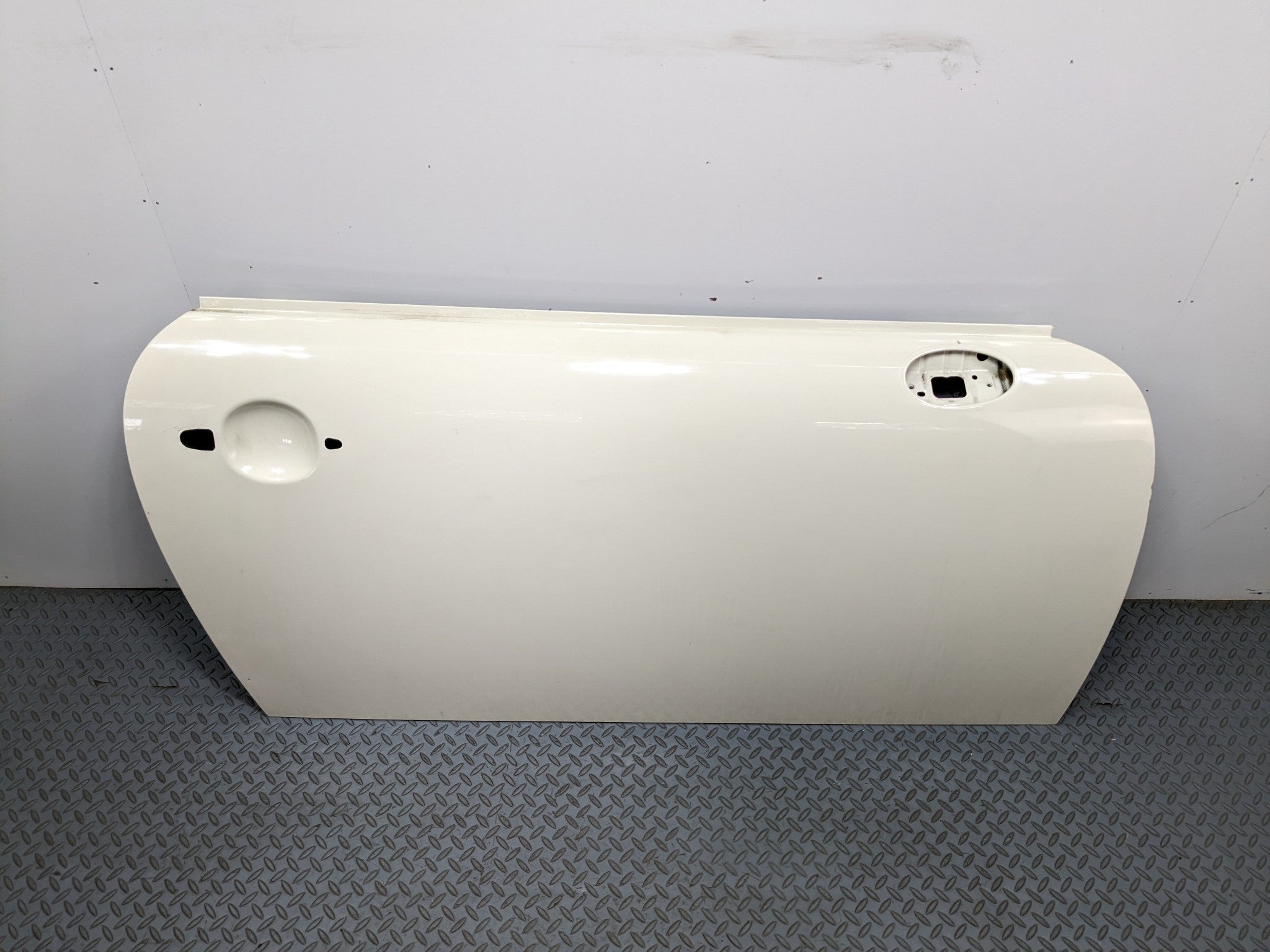 11 - 14 MINI COOPER CLUBMAN OEM DOOR SHELL PANEL PEPPER WHITE FRONT RIGHT SIDE