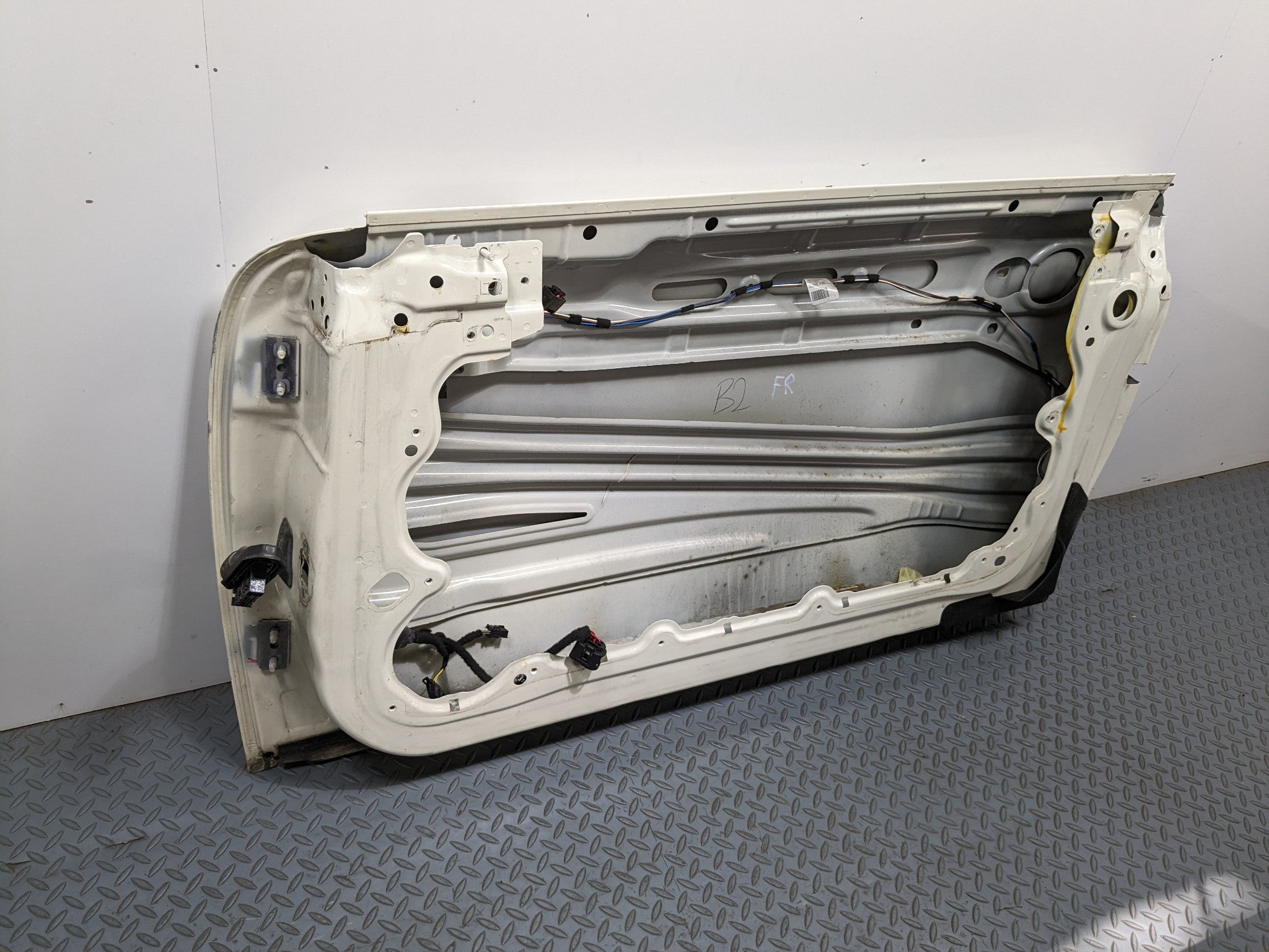 11 - 14 MINI COOPER CLUBMAN OEM DOOR SHELL PANEL PEPPER WHITE FRONT RIGHT SIDE