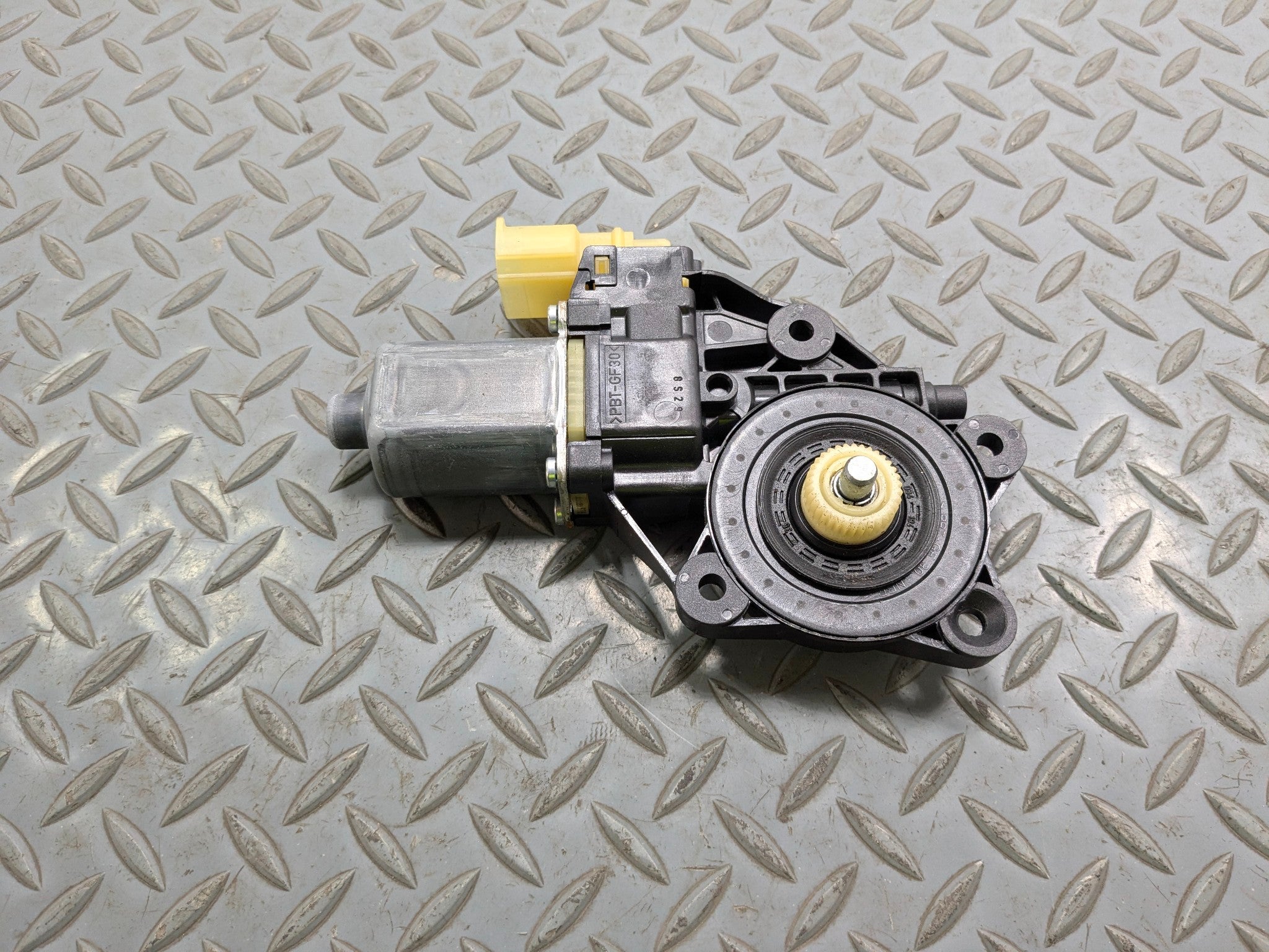2011 - 2014 MINI COOPER CLUBMAN OEM POWER WINDOW MOTOR ASSEMBLY FRONT LEFT SIDE