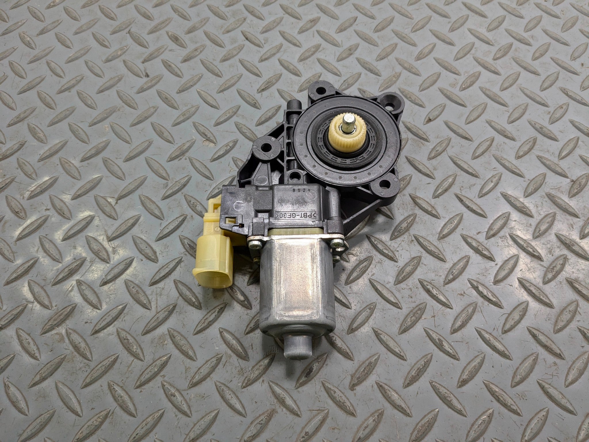 2011 - 2014 MINI COOPER CLUBMAN OEM POWER WINDOW MOTOR ASSEMBLY FRONT LEFT SIDE