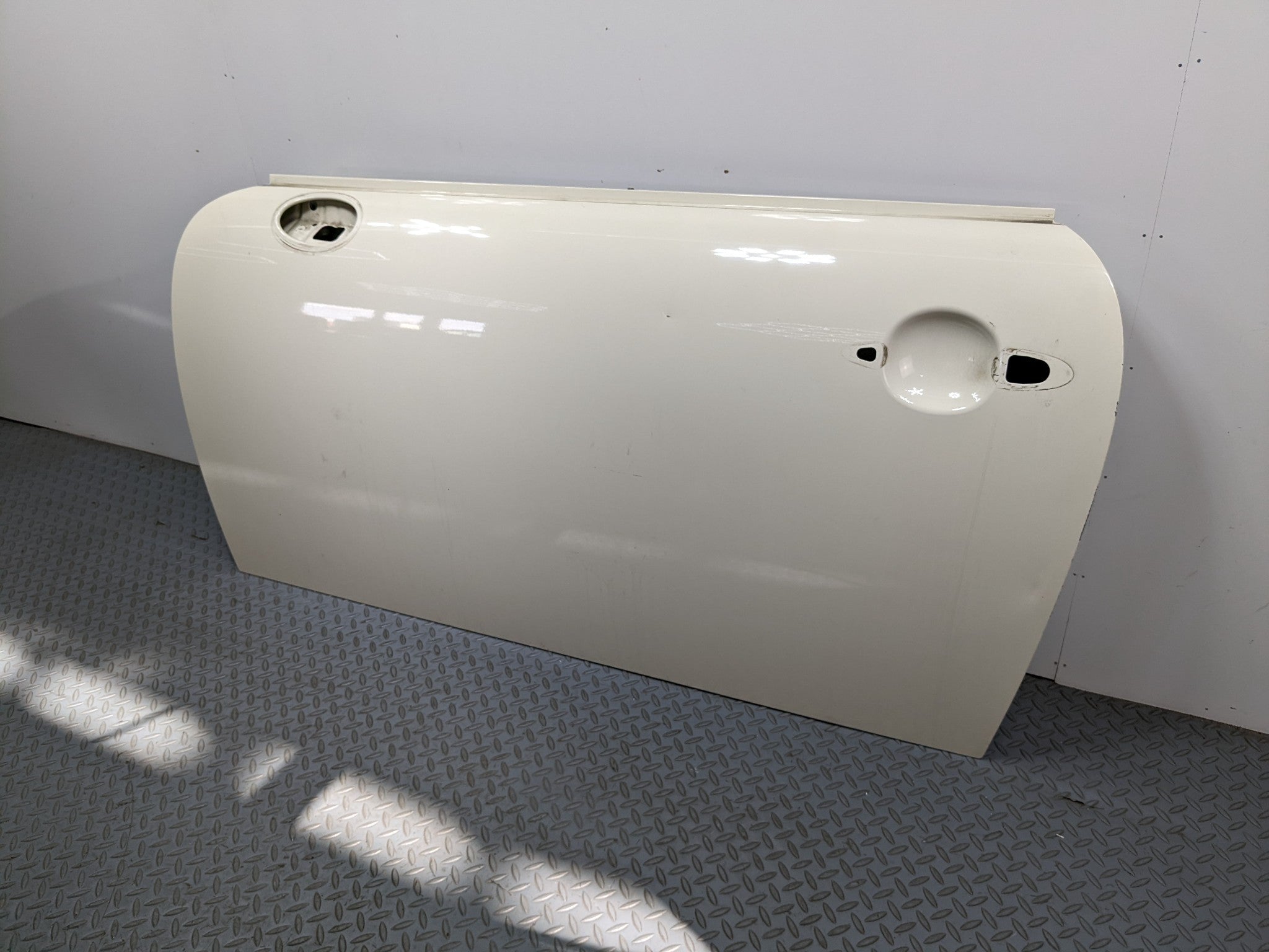 11 - 14 MINI COOPER CLUBMAN OEM DOOR SHELL PANEL PEPPER WHITE FRONT LEFT SIDE