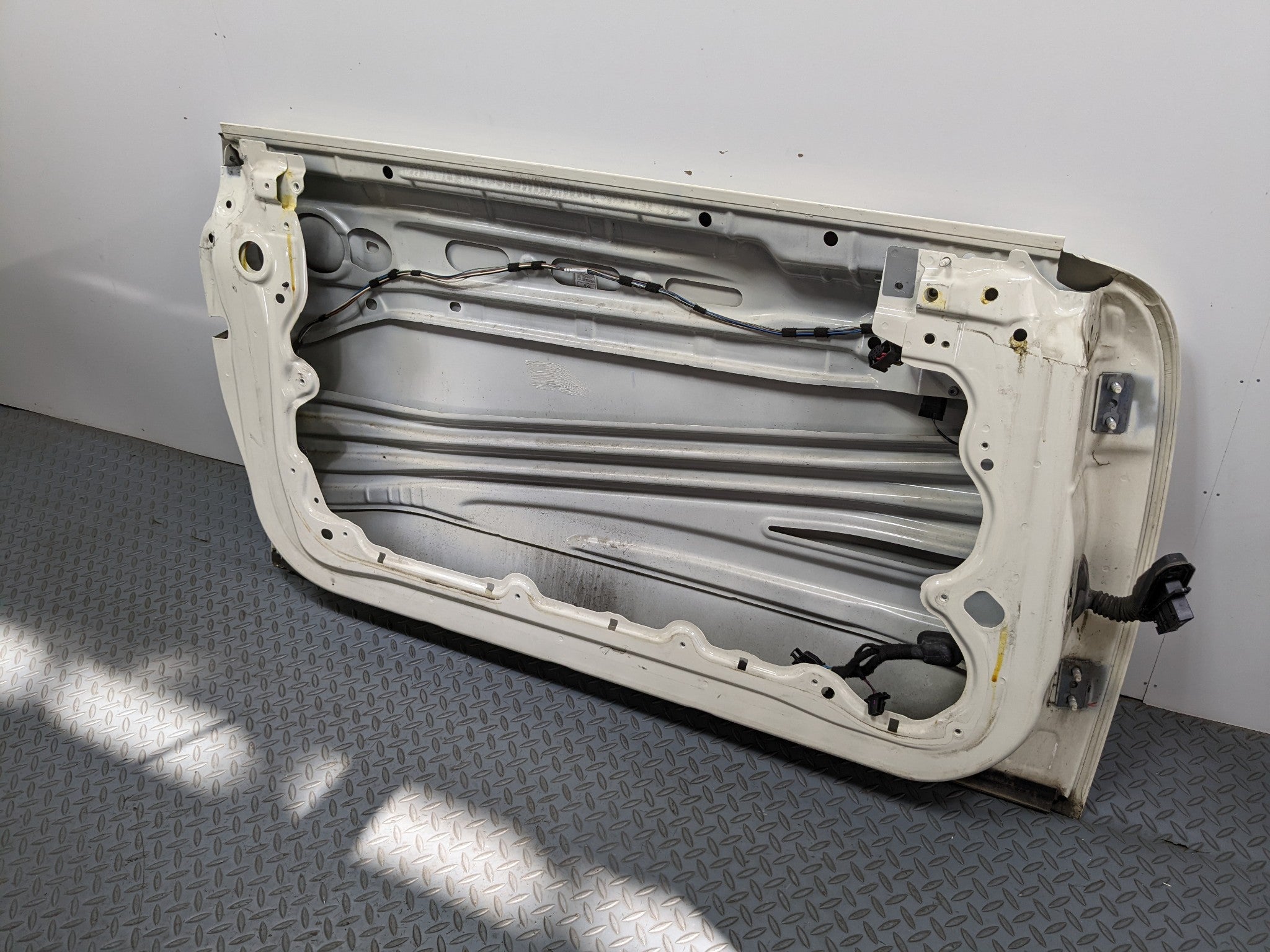 11 - 14 MINI COOPER CLUBMAN OEM DOOR SHELL PANEL PEPPER WHITE FRONT LEFT SIDE