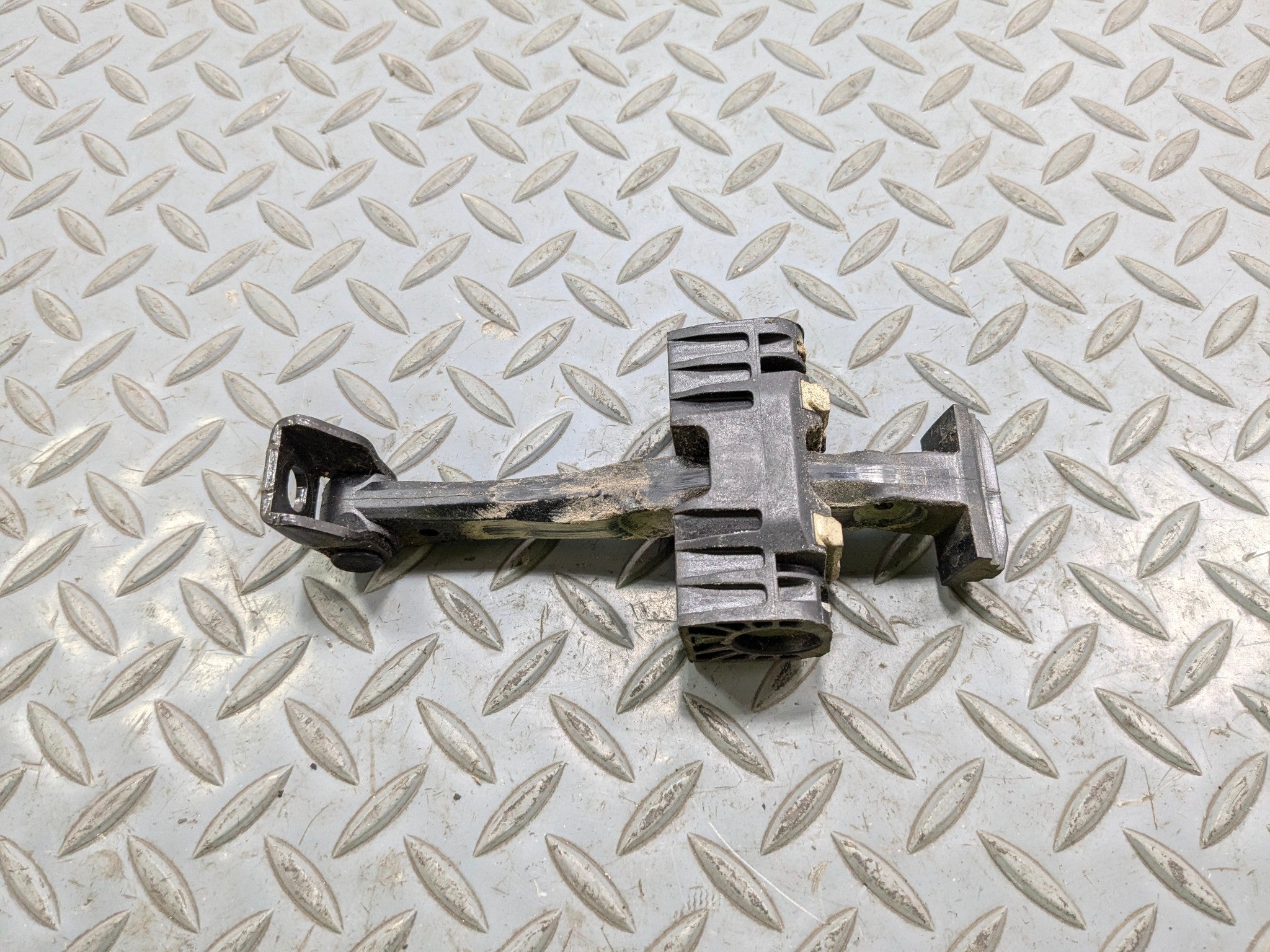 2011 - 2014 MINI COOPER CLUBMAN OEM DOOR CHECK STRAP STOPPER FRONT LEFT SIDE