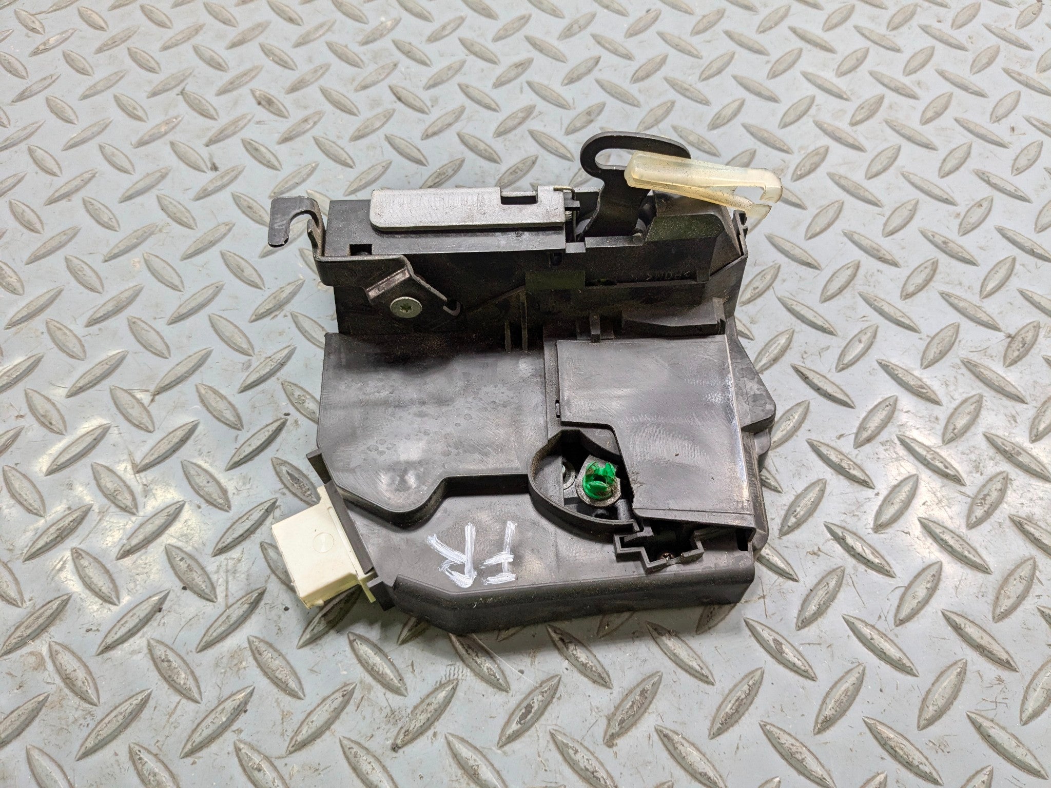 11 - 14 MINI COOPER CLUBMAN OEM DOOR LATCH ACTUATOR FRONT RIGHT PASSENGER SIDE