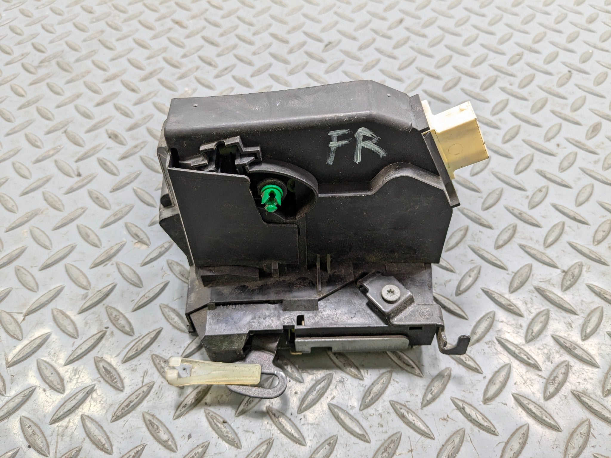 11 - 14 MINI COOPER CLUBMAN OEM DOOR LATCH ACTUATOR FRONT RIGHT PASSENGER SIDE