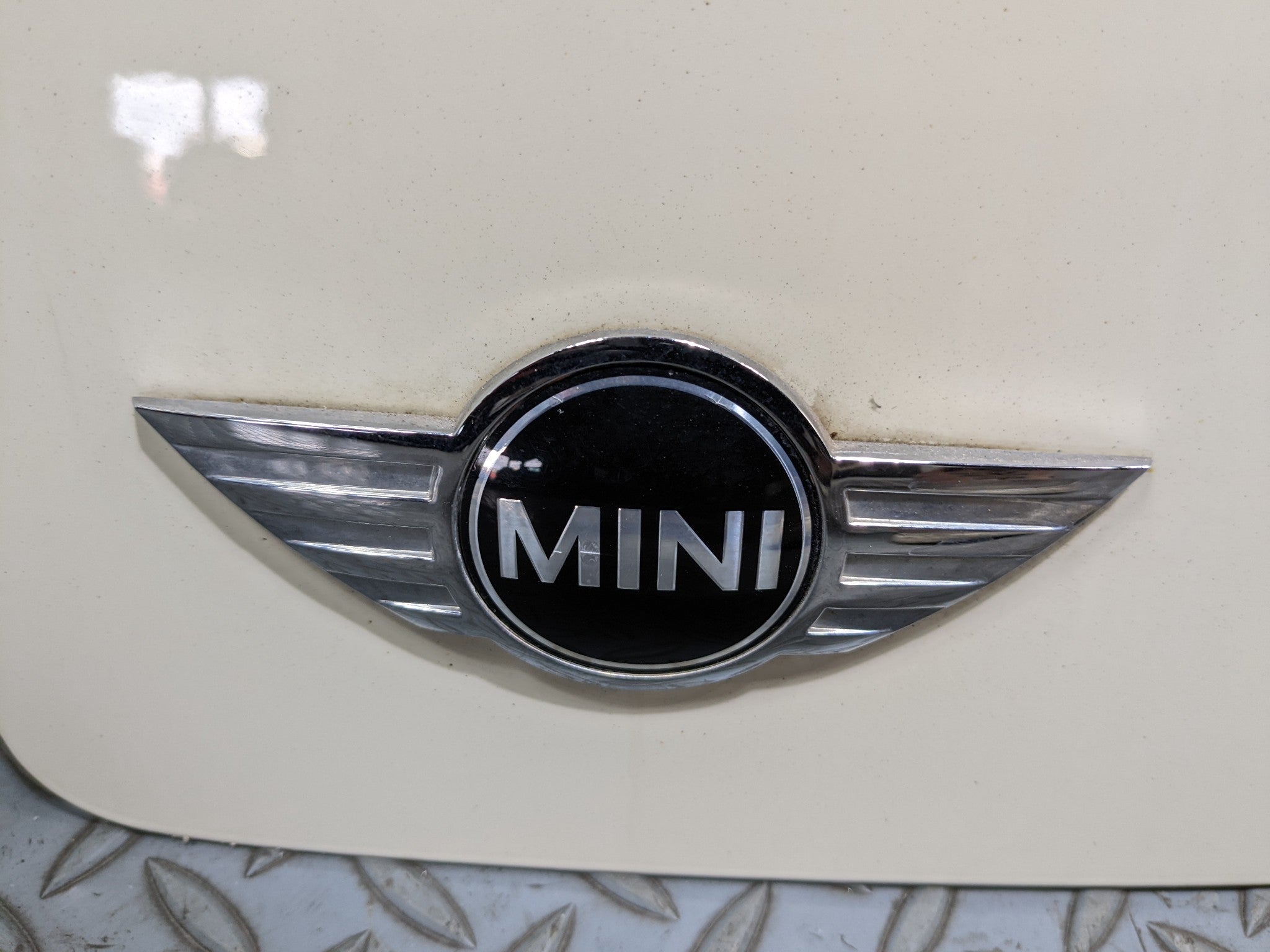 11 - 14 MINI COOPER CLUBMAN OEM TRUNK LID SHELL SPLIT DOOR WITH WINDOW REAR LEFT