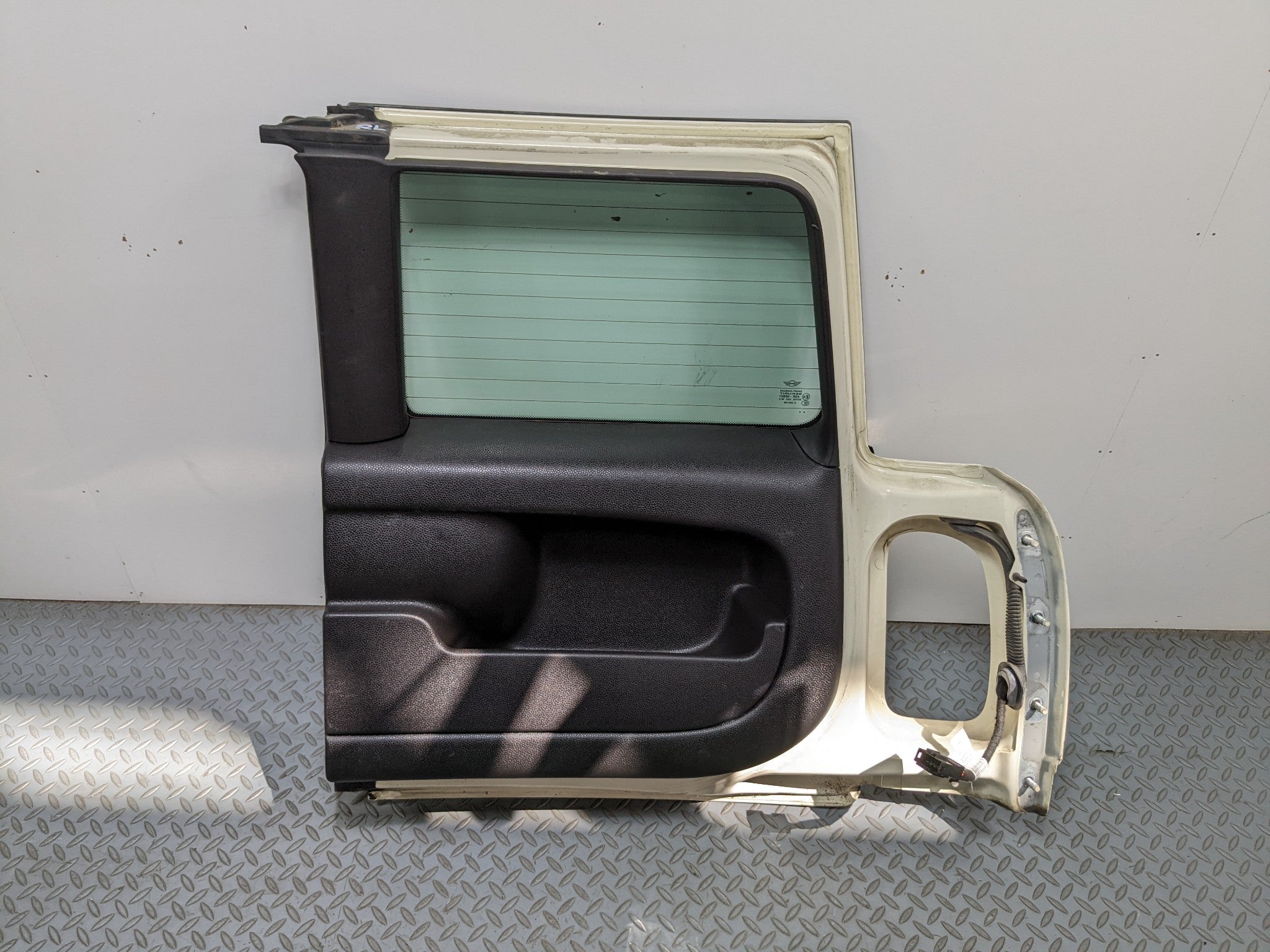 11 - 14 MINI COOPER CLUBMAN OEM TRUNK LID SHELL SPLIT DOOR WITH WINDOW REAR LEFT